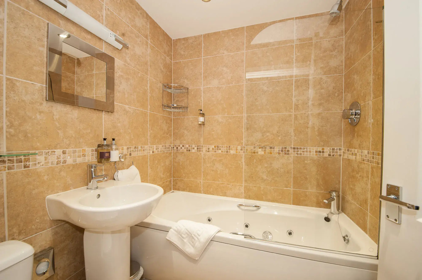 Wheatlands Lodge - Bed & Breakfast