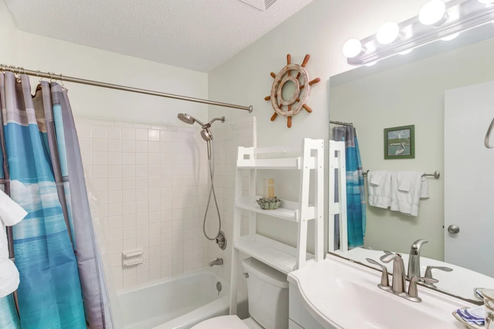 Resort-style Condo in St Simons ~ 1 Mi to Pier!