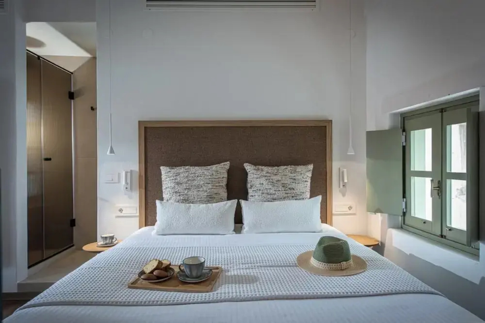 Mint Villa by Checkin