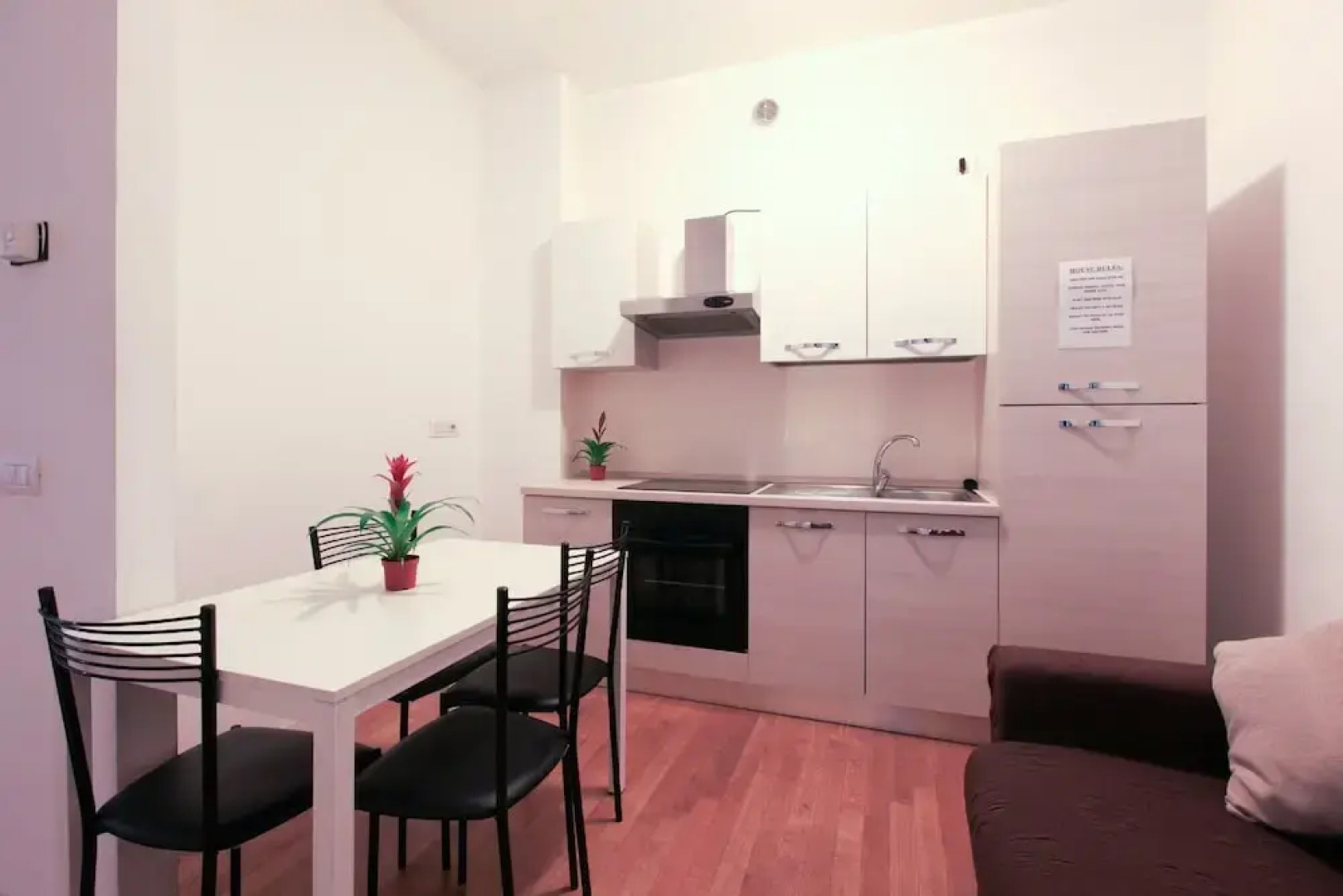 Red Line Room Division