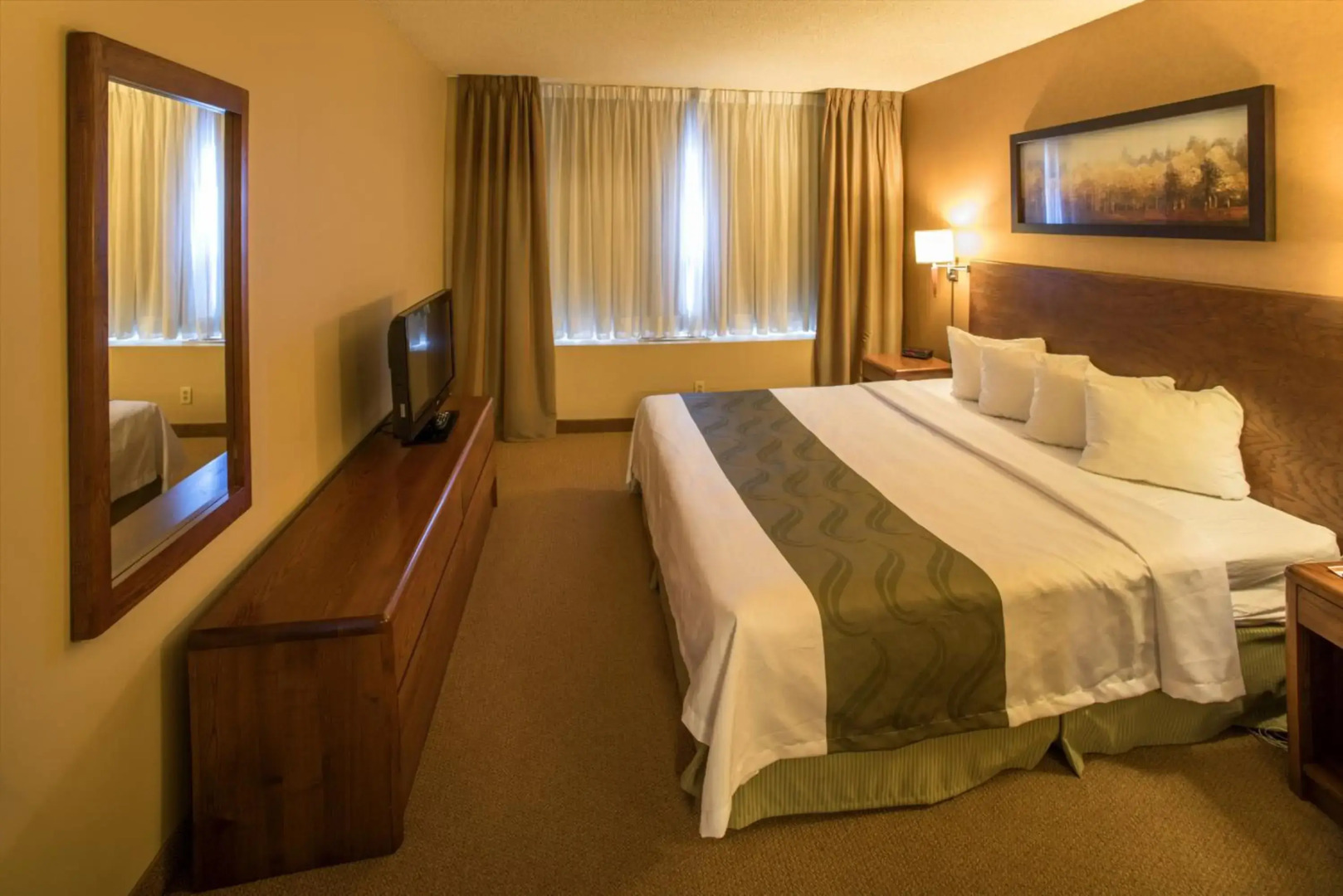 Quality Inn & Suites P.E. Trudeau Airport