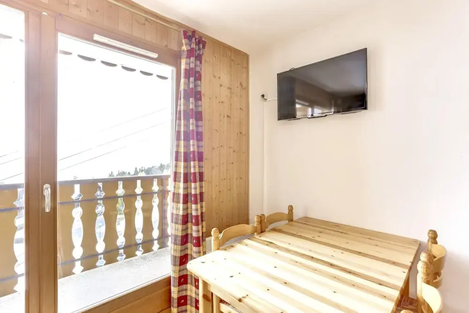 Apartment With one Bedroom in Thollon-les-mémises, With Wonderful Lake