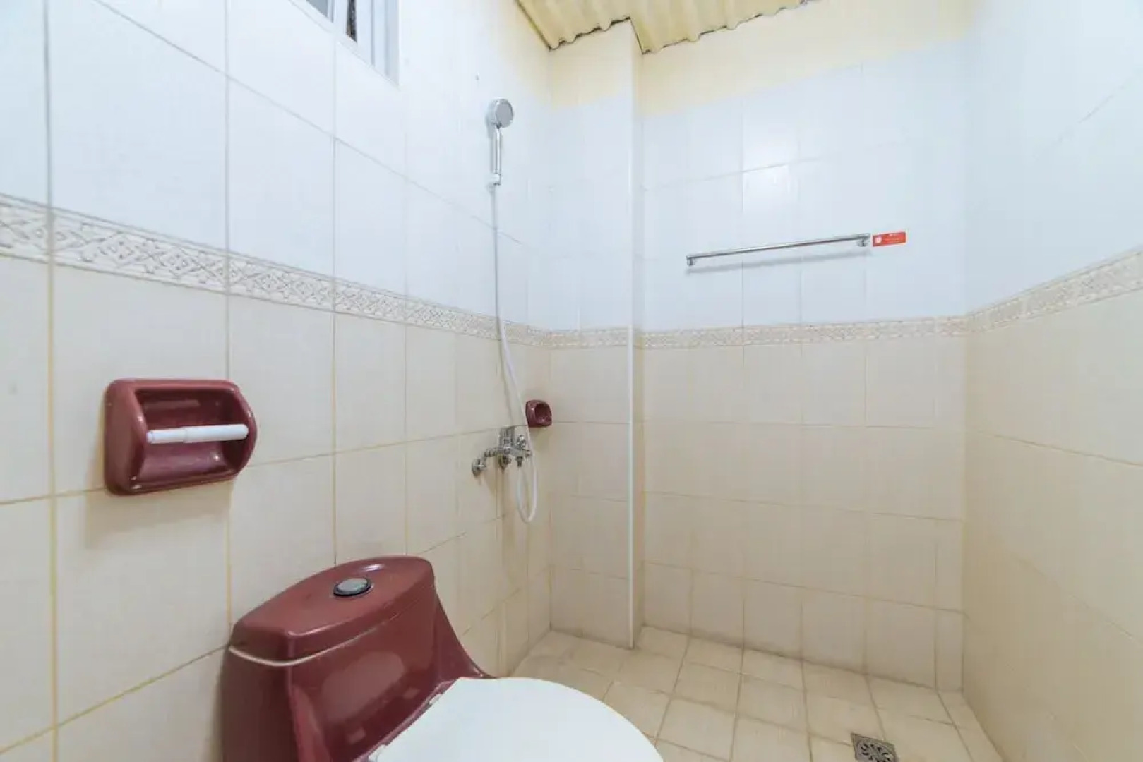 RedDoorz Plus @ Subic 2n2 Beach Resort Zambales