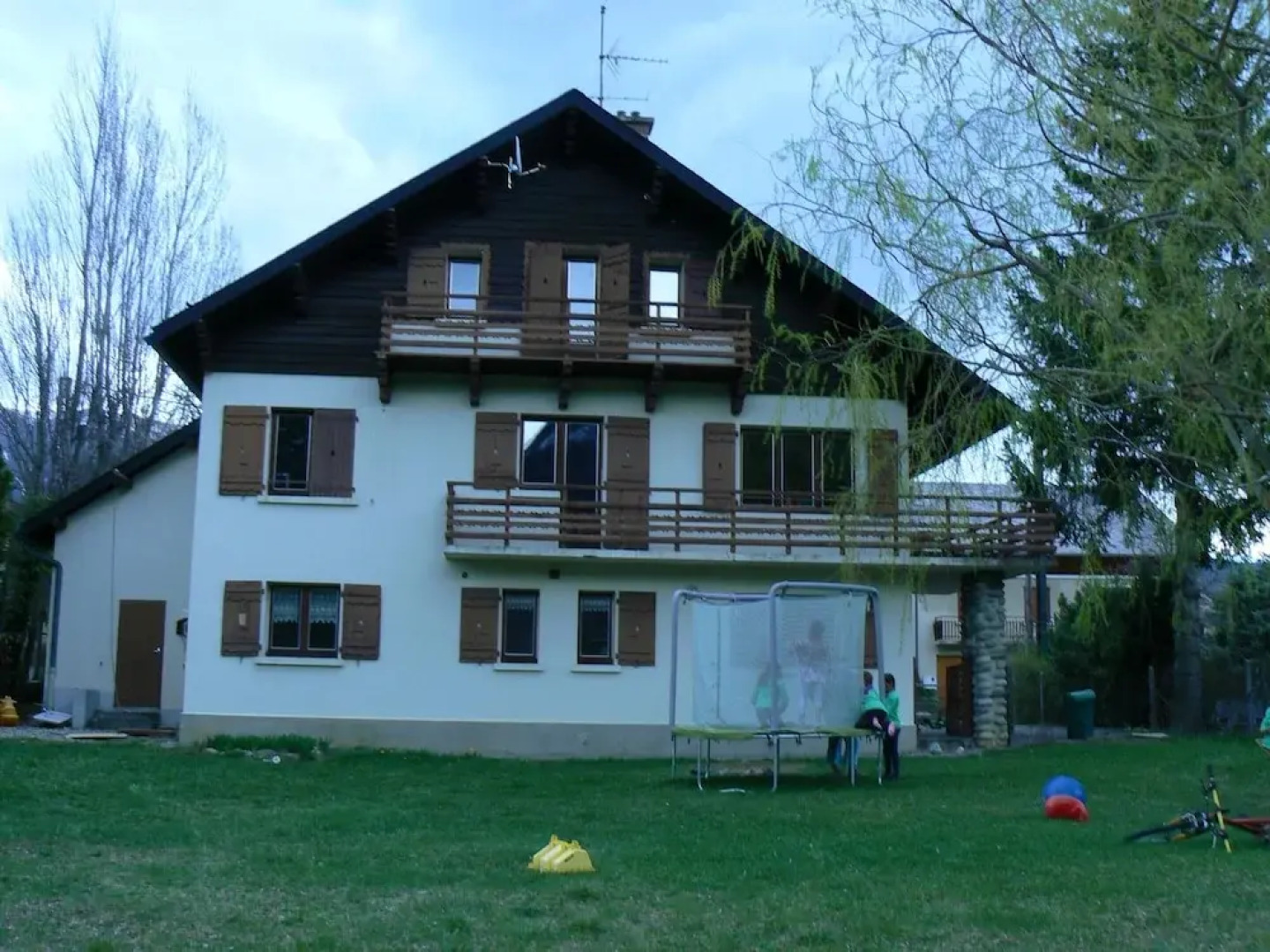 Chalet With 4 Bedrooms in Saint-bonnet-en-champsaur, With Wonderful Mountain View and Furnished Garden - 10 km From the Slopes