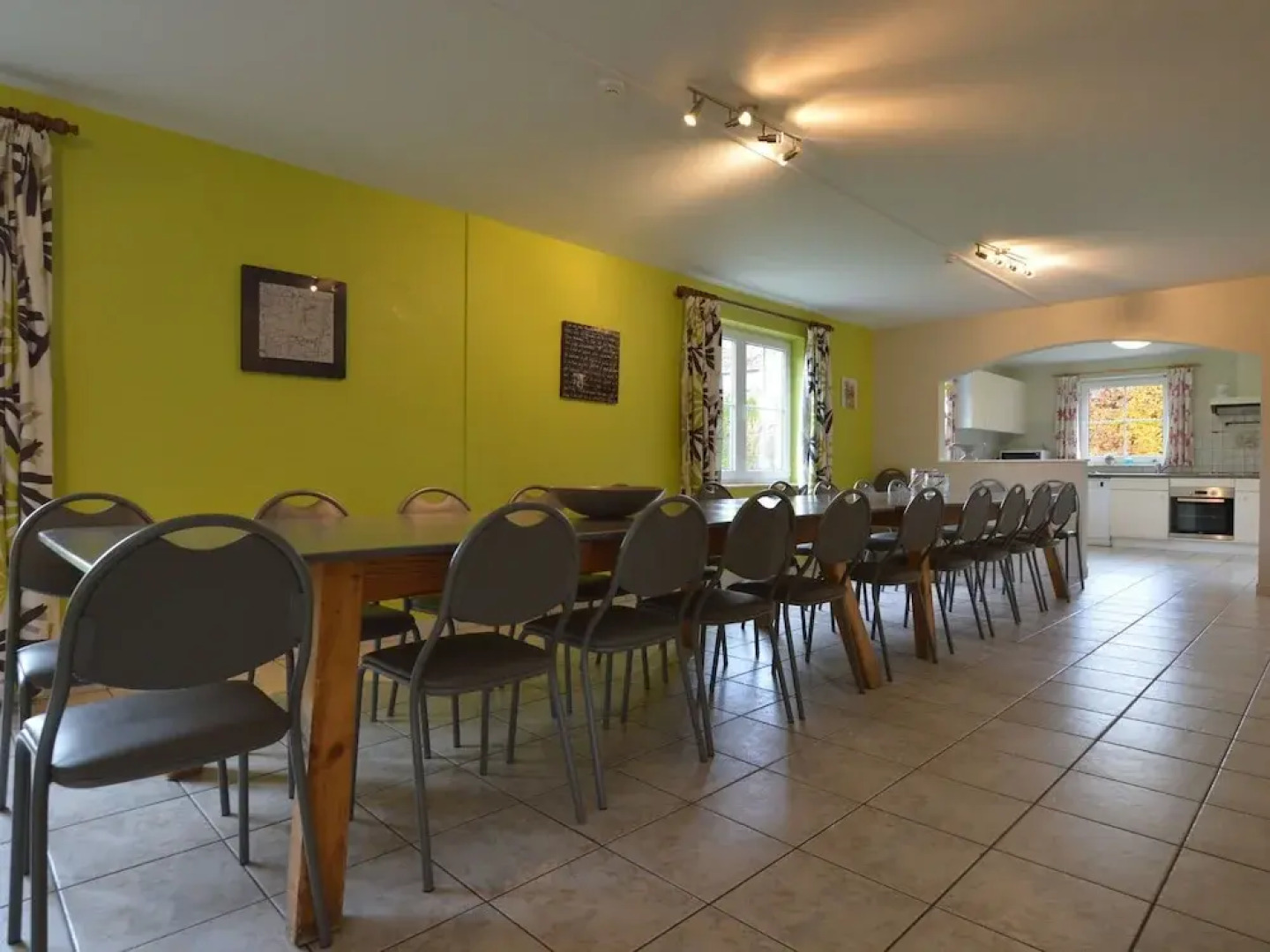 Modern Holiday Home in Robertville with Garden