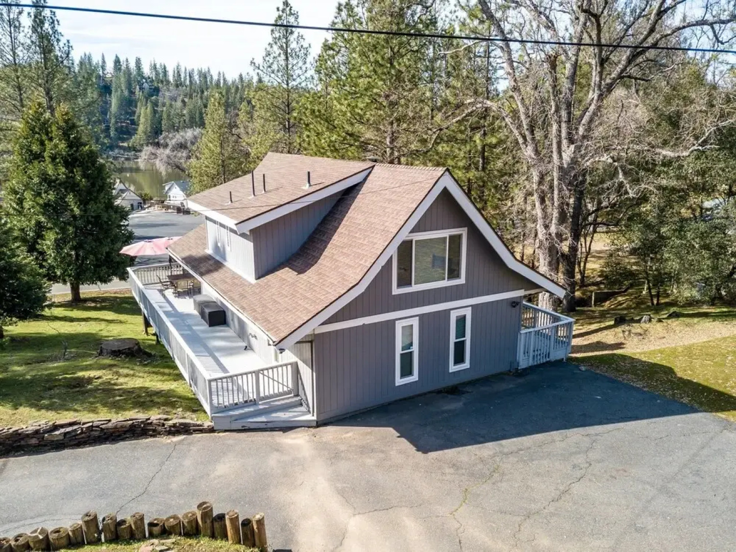 Escape At The Lake - Awesome Location Directly Across the Street from the Lake Lodge Beach by Yosemite Region Resorts