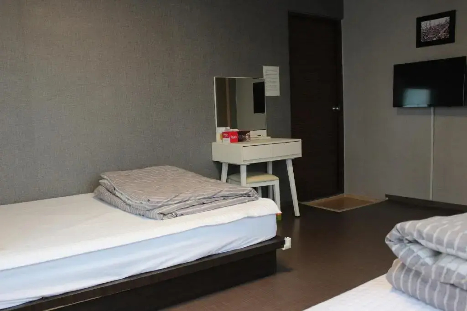 Blue Door Hostel Guesthouse