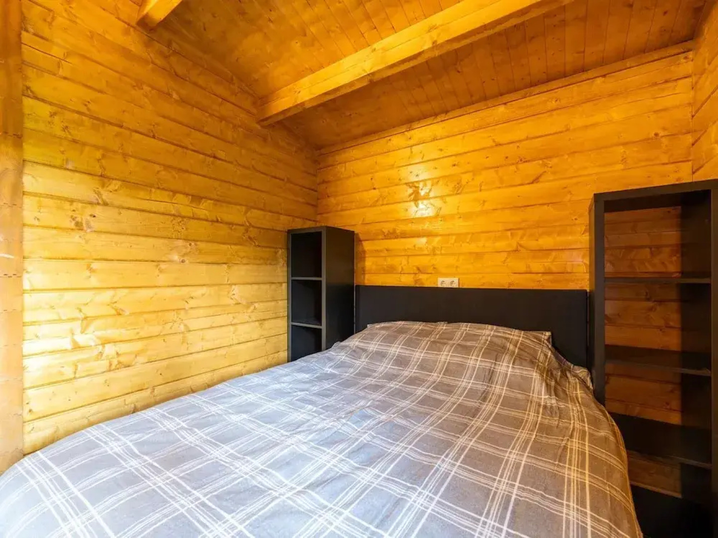 Chalet in Brabant Near Nature Reserves