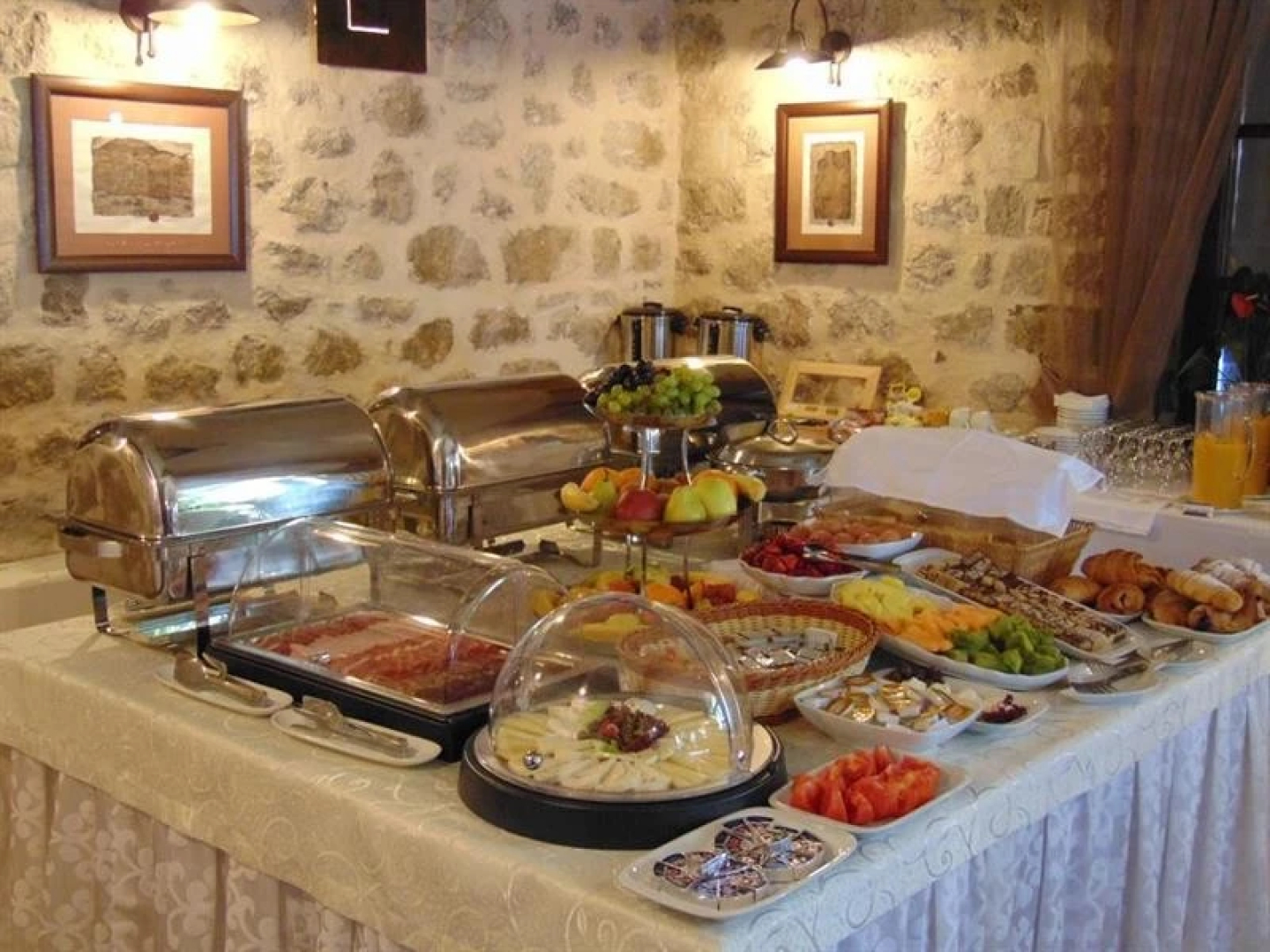 Conte Hotel & Restaurant