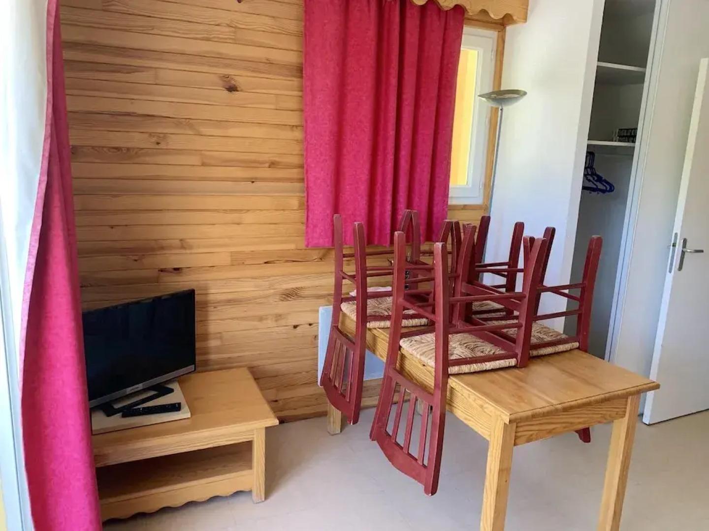 Apartment With one Bedroom in Allos, With Wonderful Mountain View, Poo