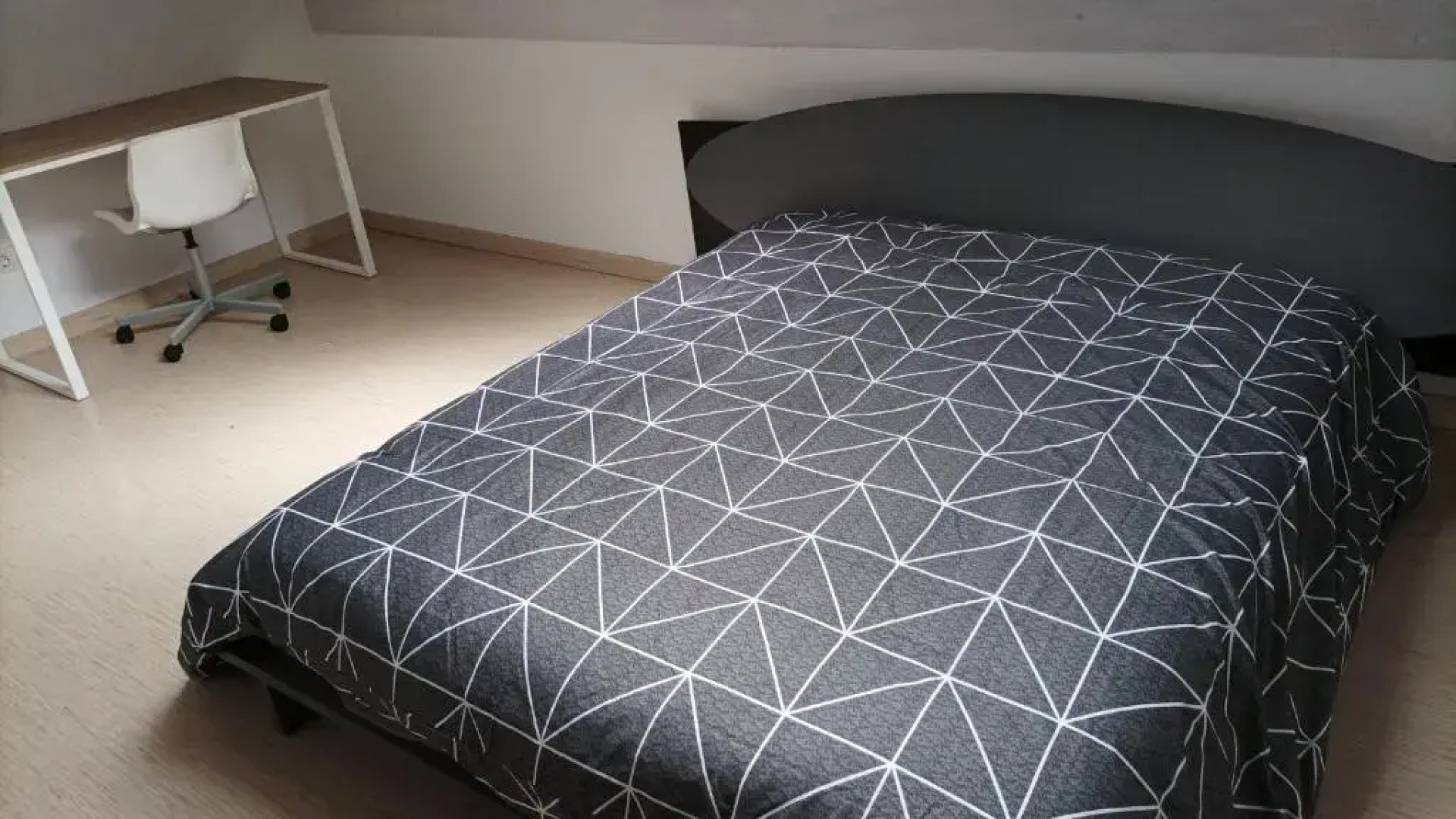 Chalet adosado con piscina en plena naturaleza