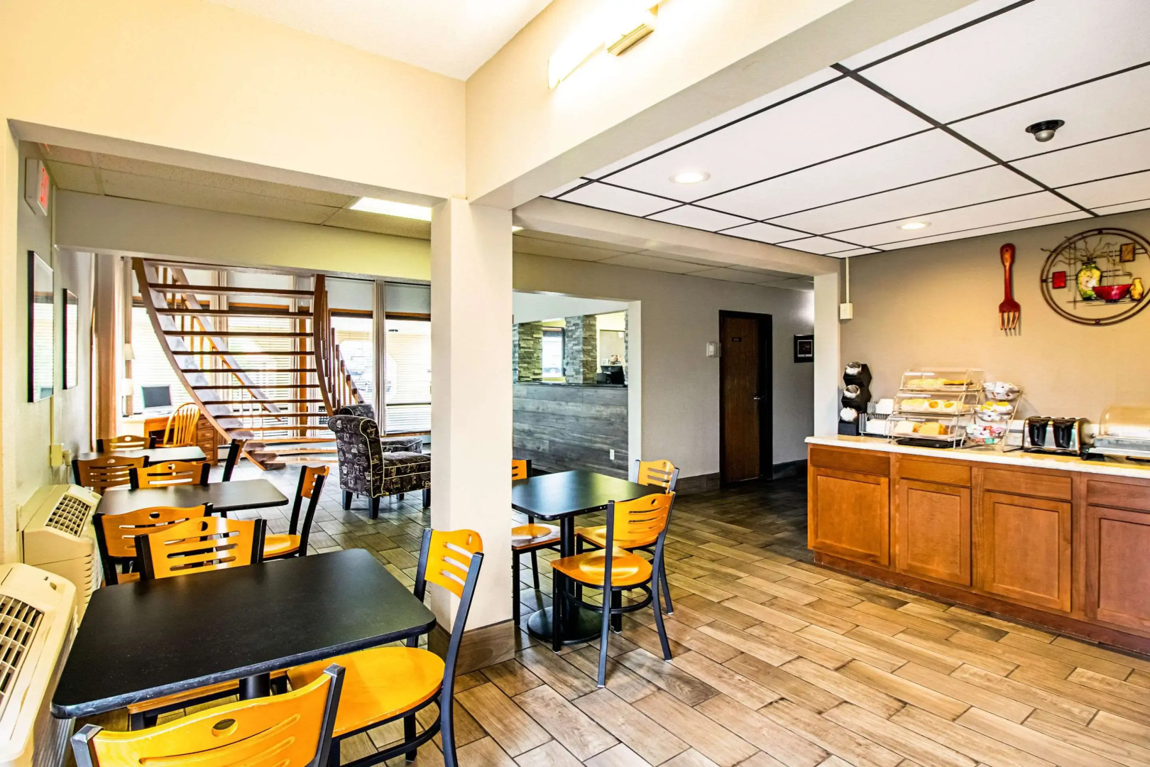 Econo Lodge Watertown