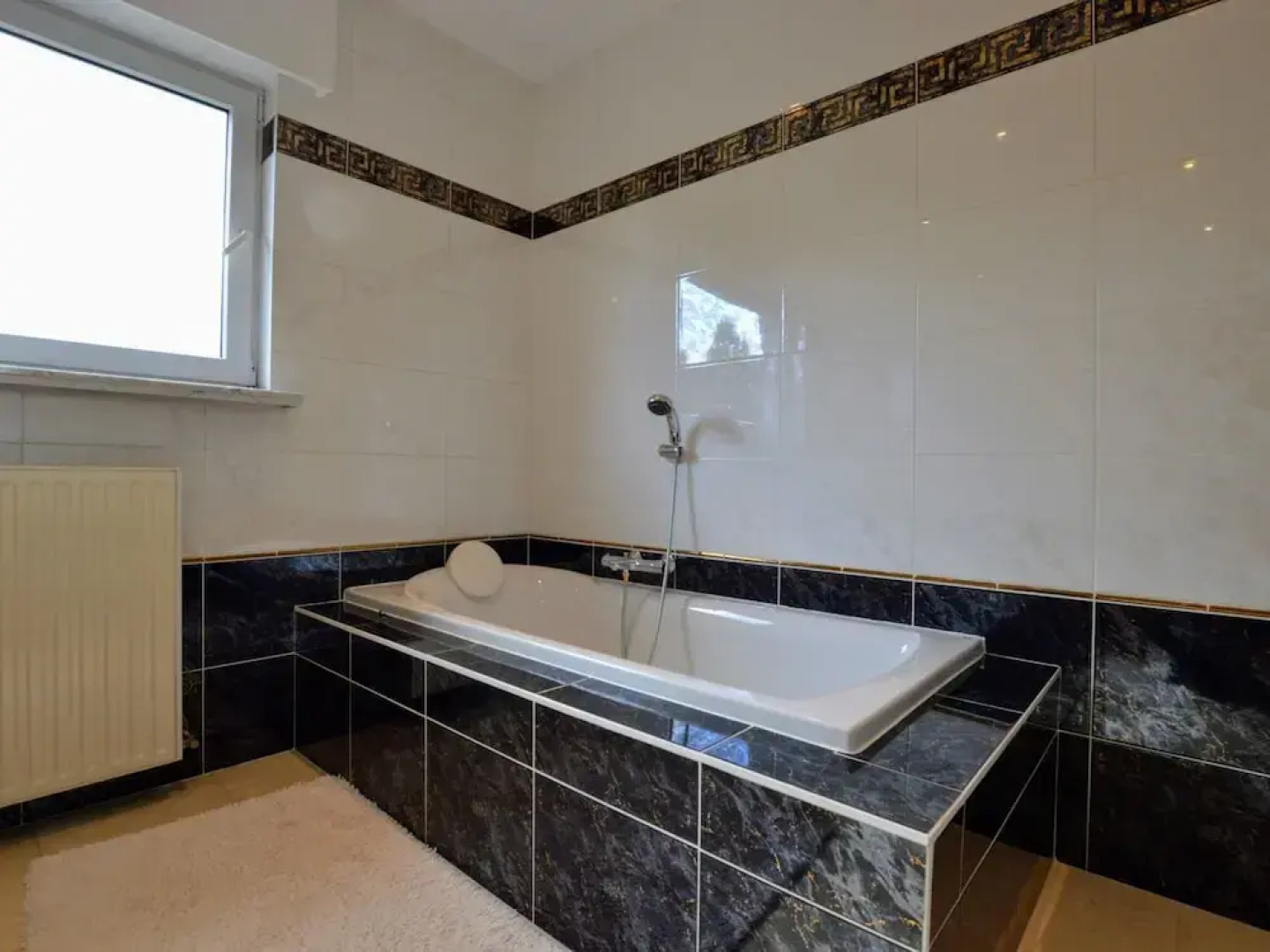 Spacious Villa in Zingem With Garden