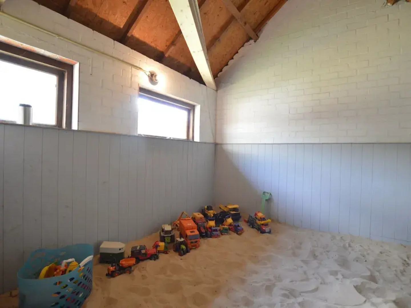 Beautiful Farmhouse in Baarschot near Forest