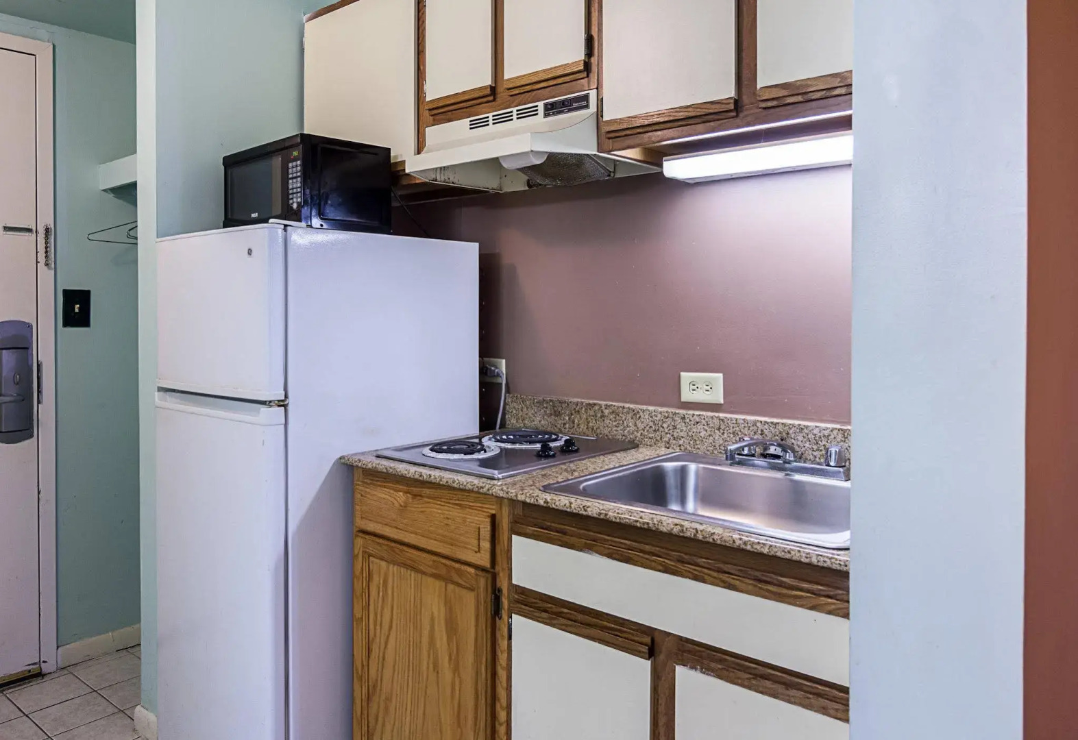 Red Roof PLUS+ & Suites Virginia Beach – Seaside