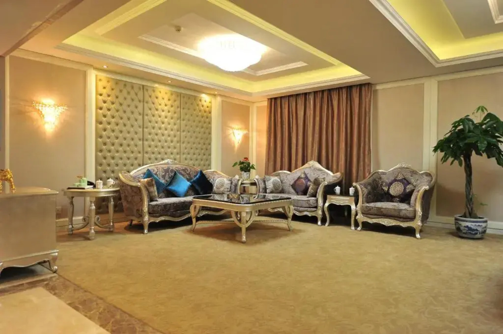 Yun-Zen Century Hotel