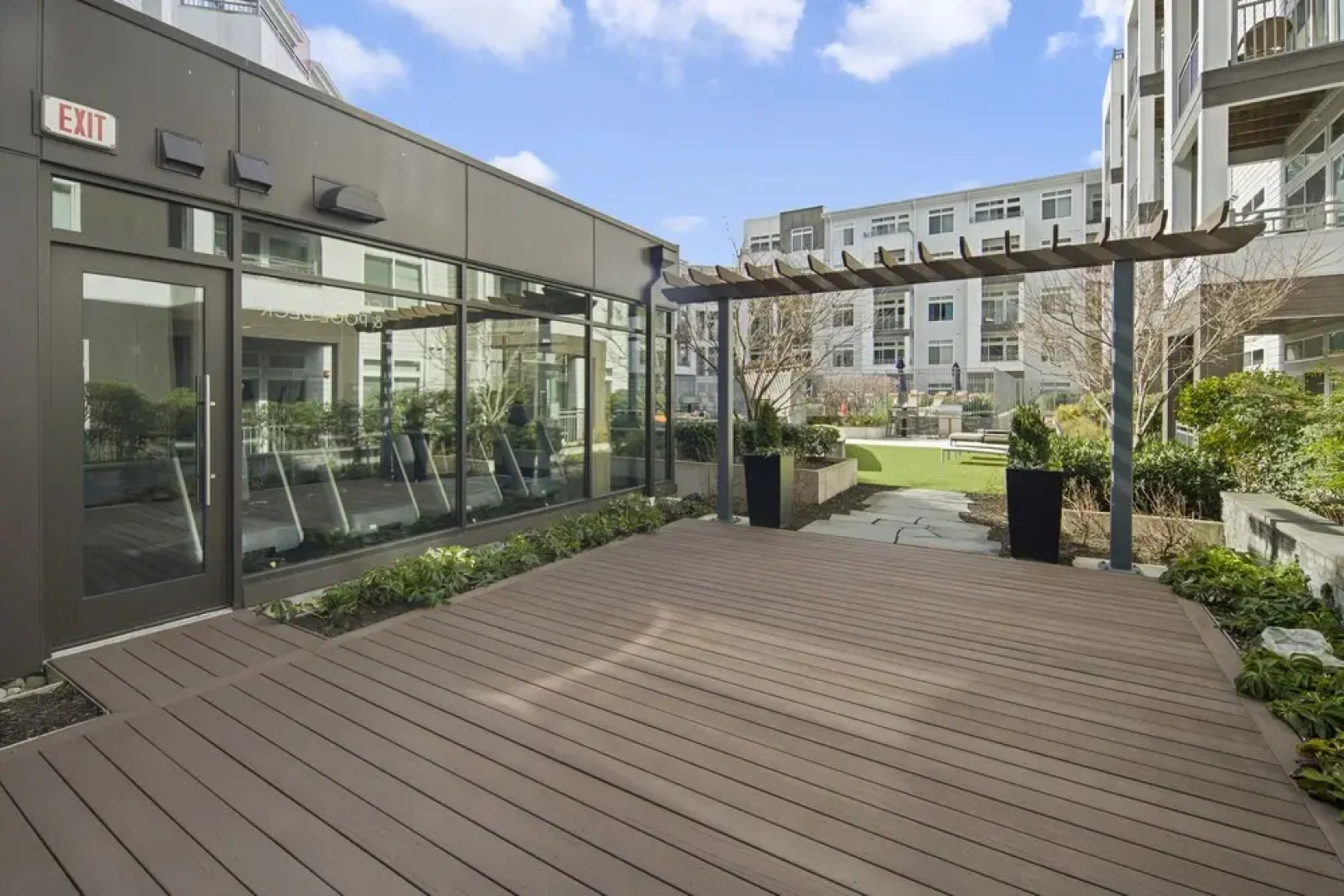 Global Luxury Suites at Reston