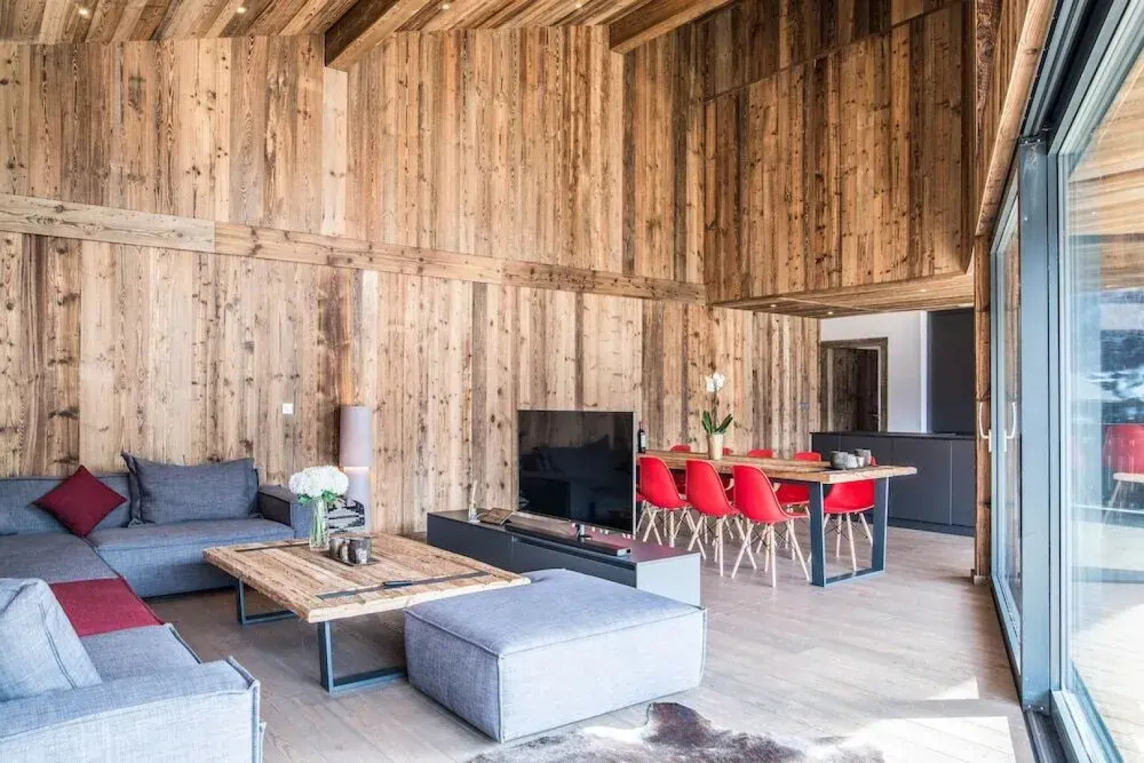 Chalet Le Rouge Morzine - By EMERALD