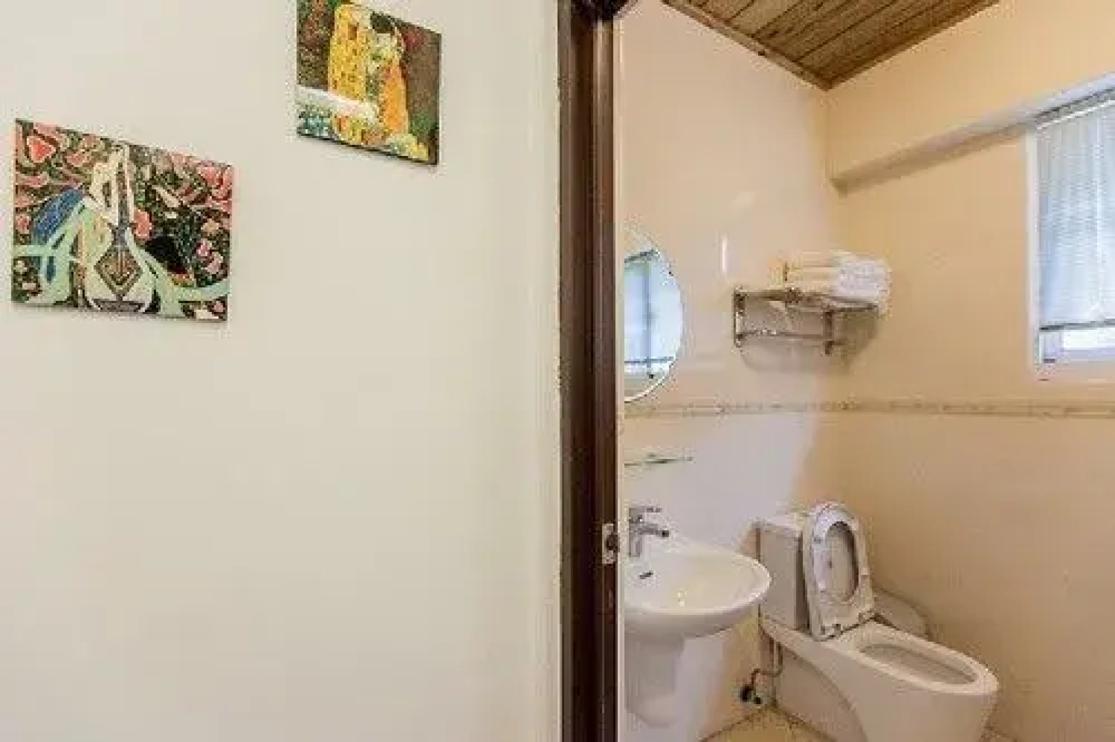 Nunu Haus Guest House