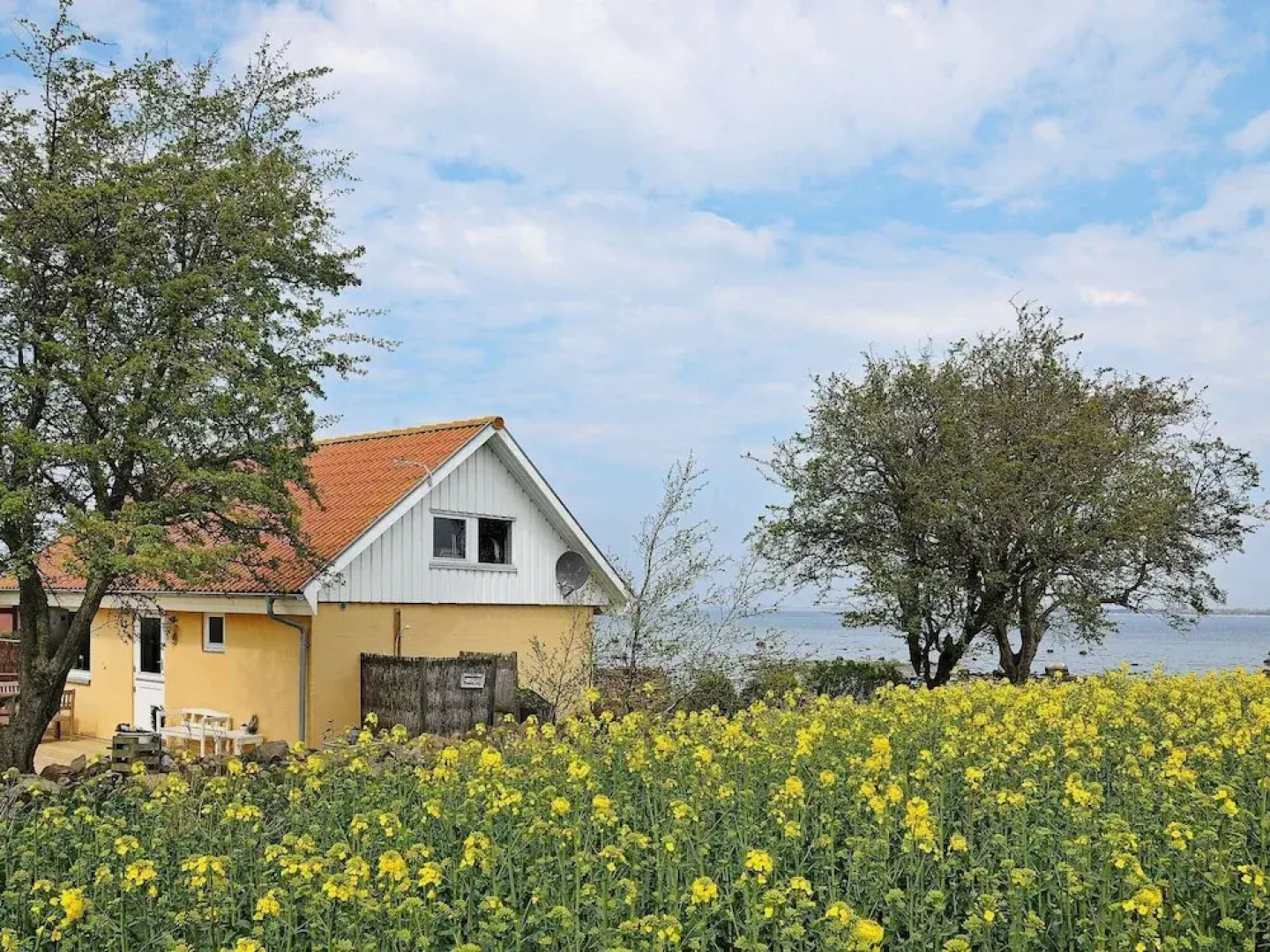 Rustic Holiday Home in Mesinge With Ocean View