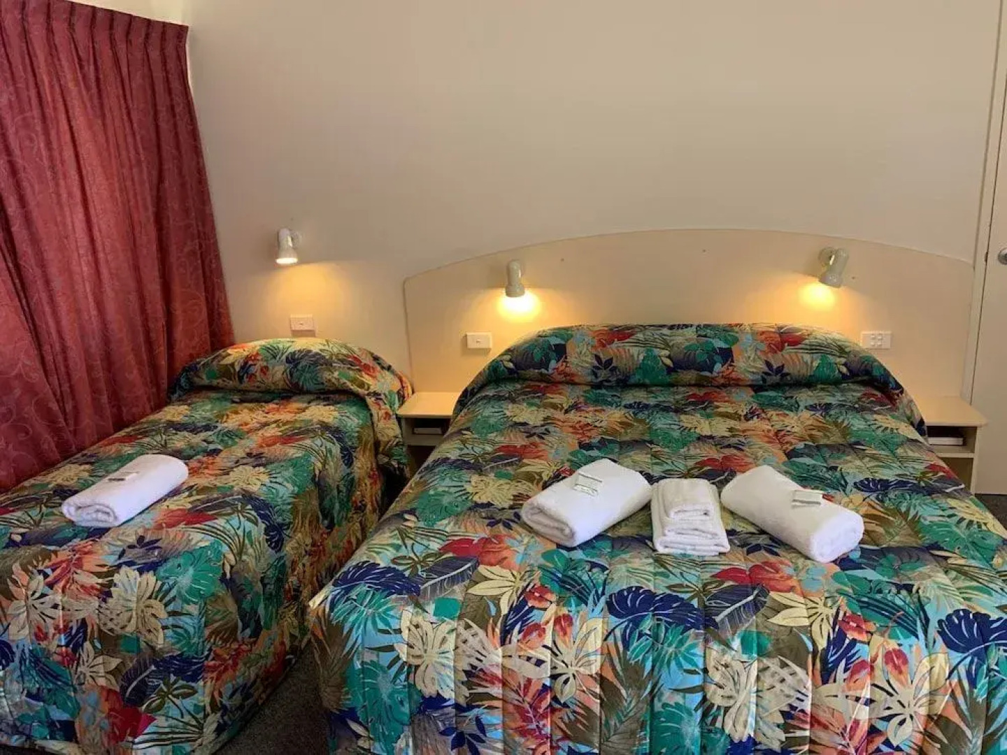 Outback Quarters Motel Hay