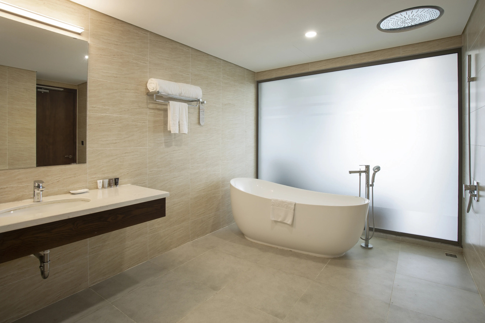 Forest In The Sky - Flamingo Dai Lai