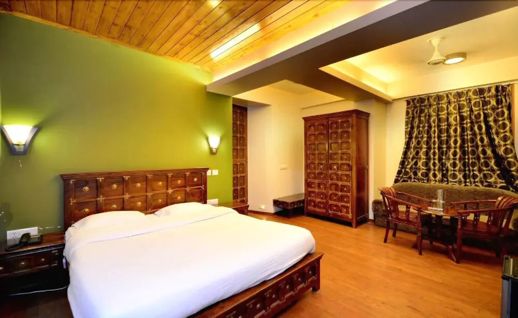 Royal Khazir Boutique