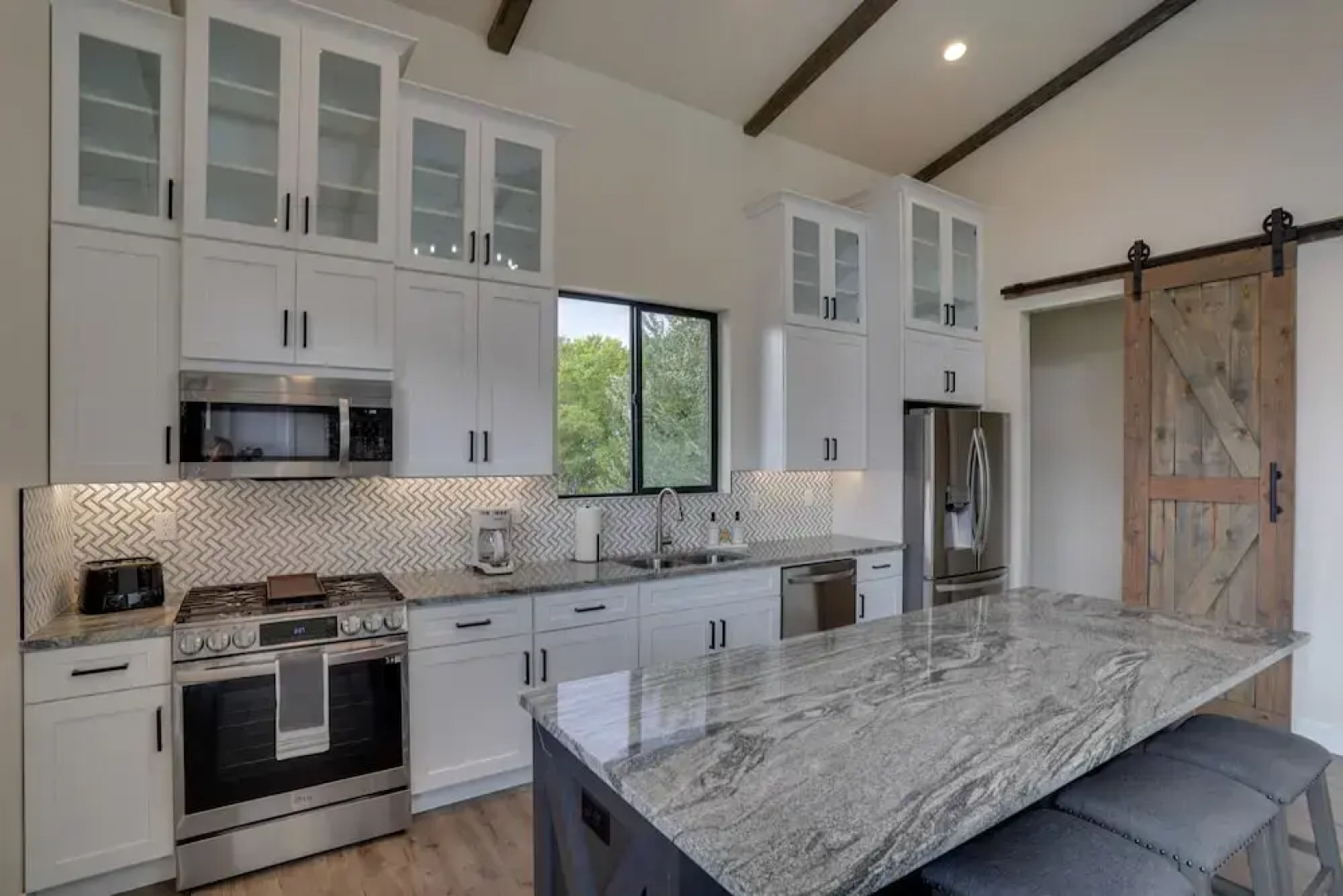 Chic Utah Getaway w/ Fireplace, Sauna & 2 Decks!