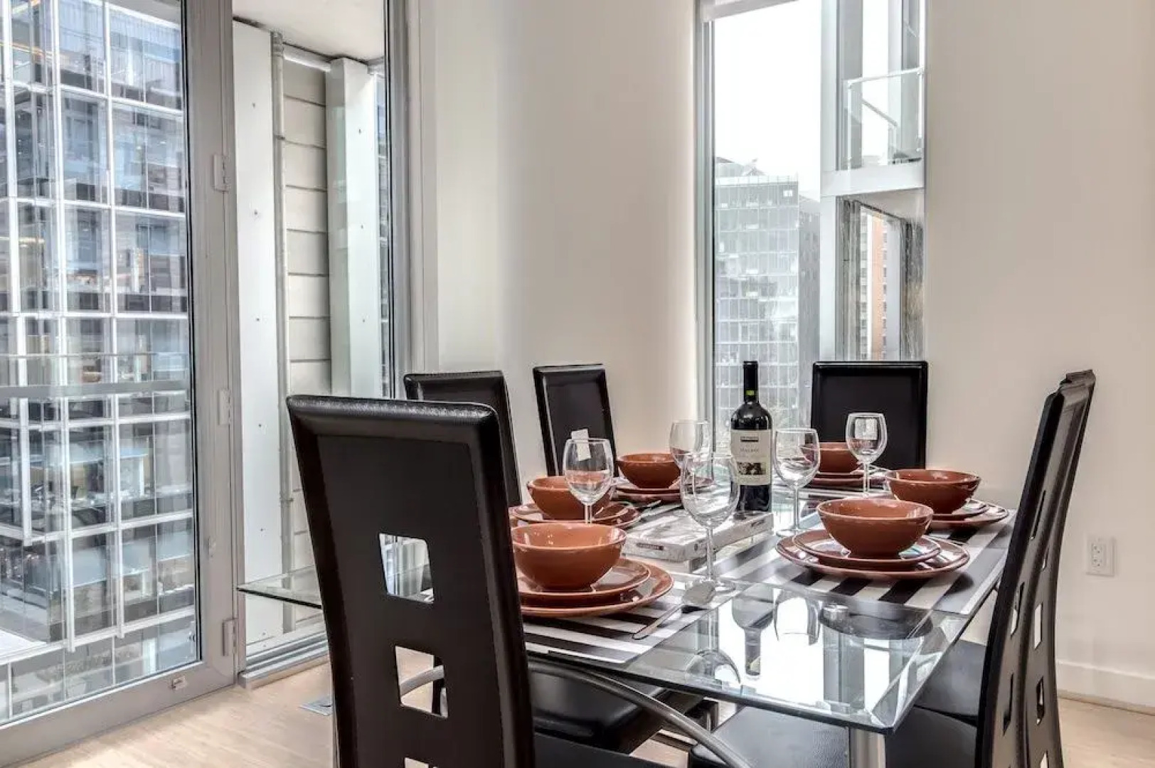 Downtown LA Fully Furnished Apartment