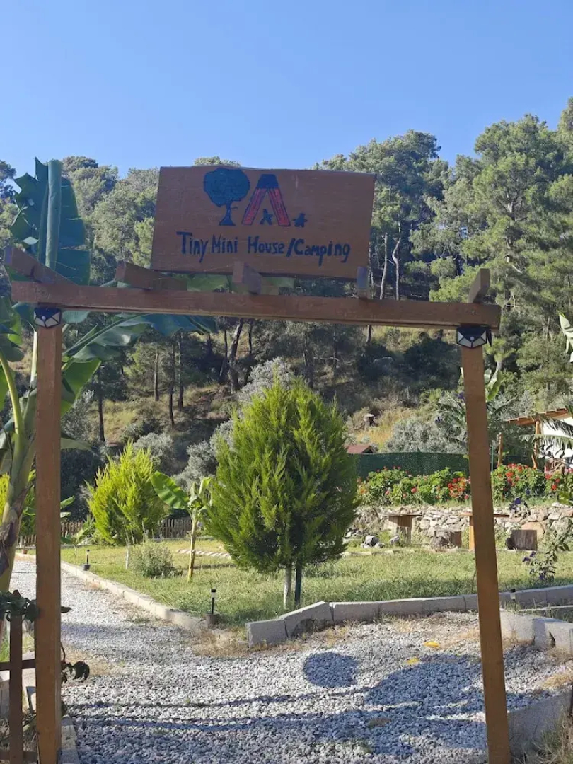 Ti̇ny Mi̇ni̇ House
