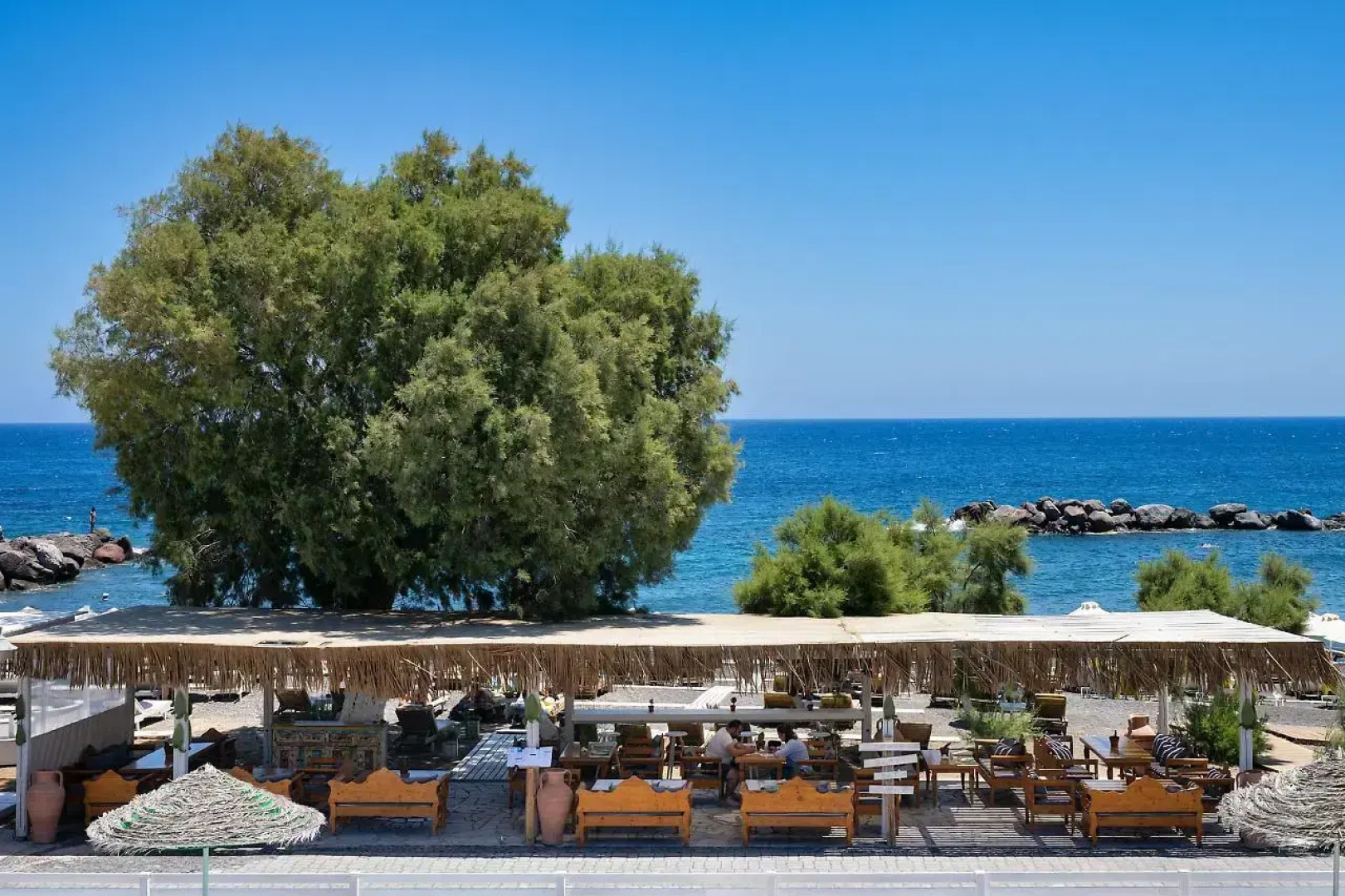 Nissia Beach Apartments and Suites