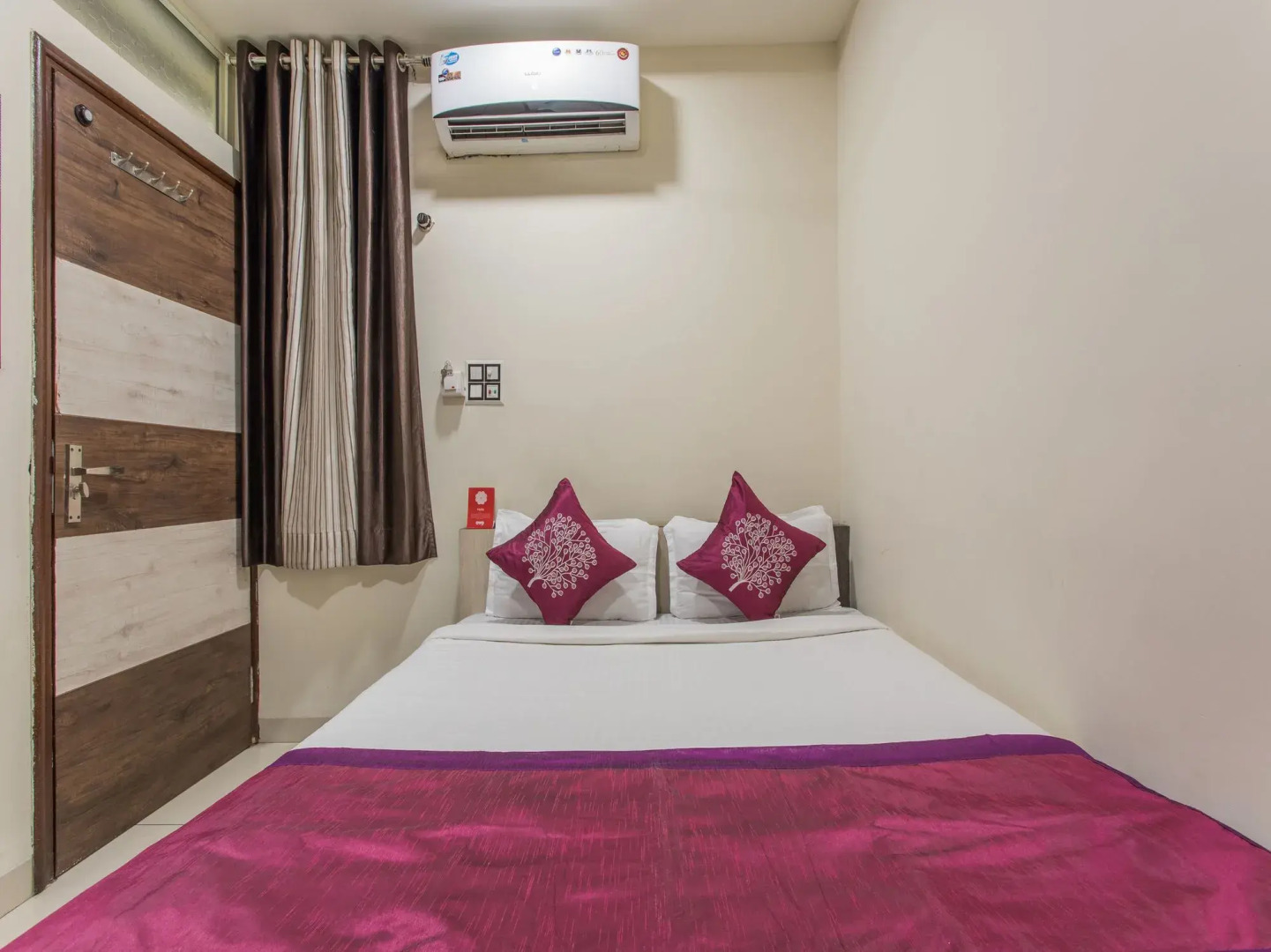 Capital O 4042 Hotel Mehar Residency