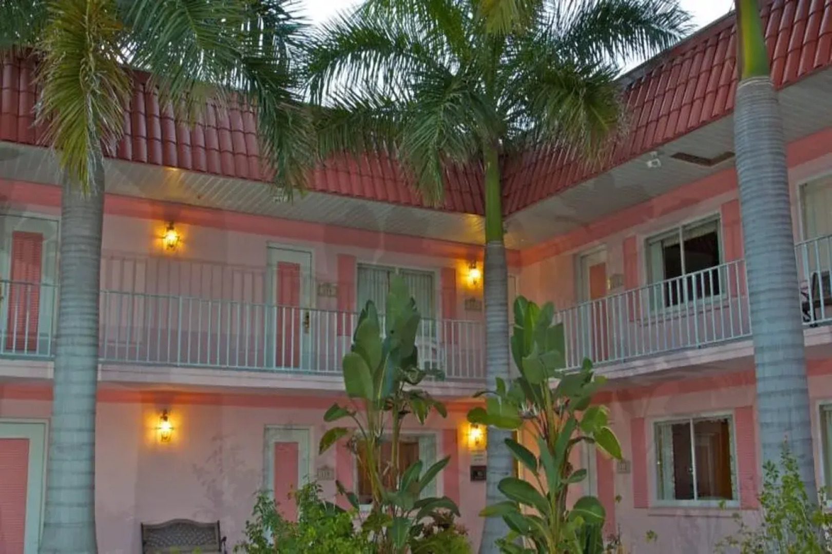 Hibiscus Suites - Gateway to Siesta Key