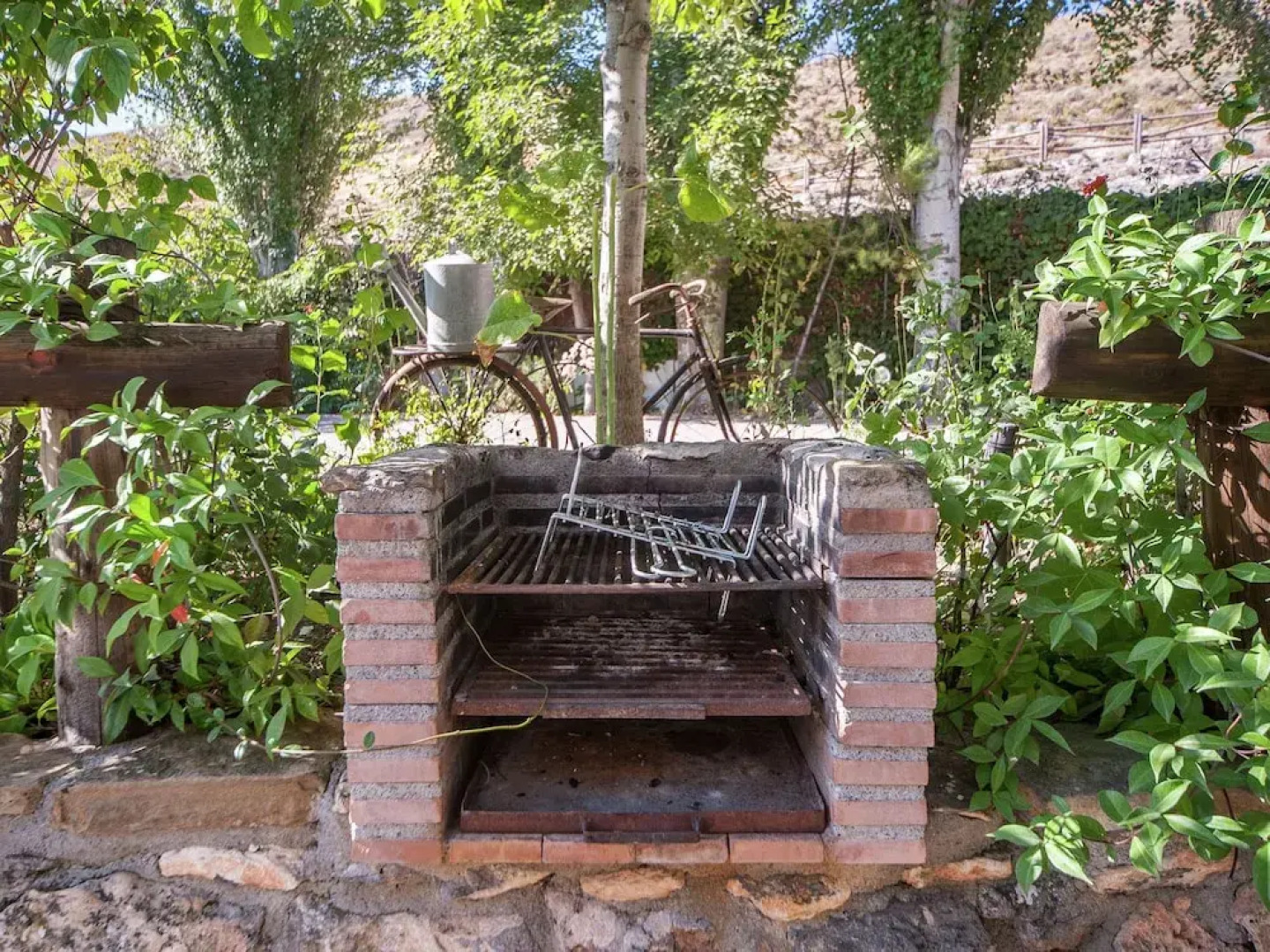 Rustic Cottage in El Padul Near the City Centre