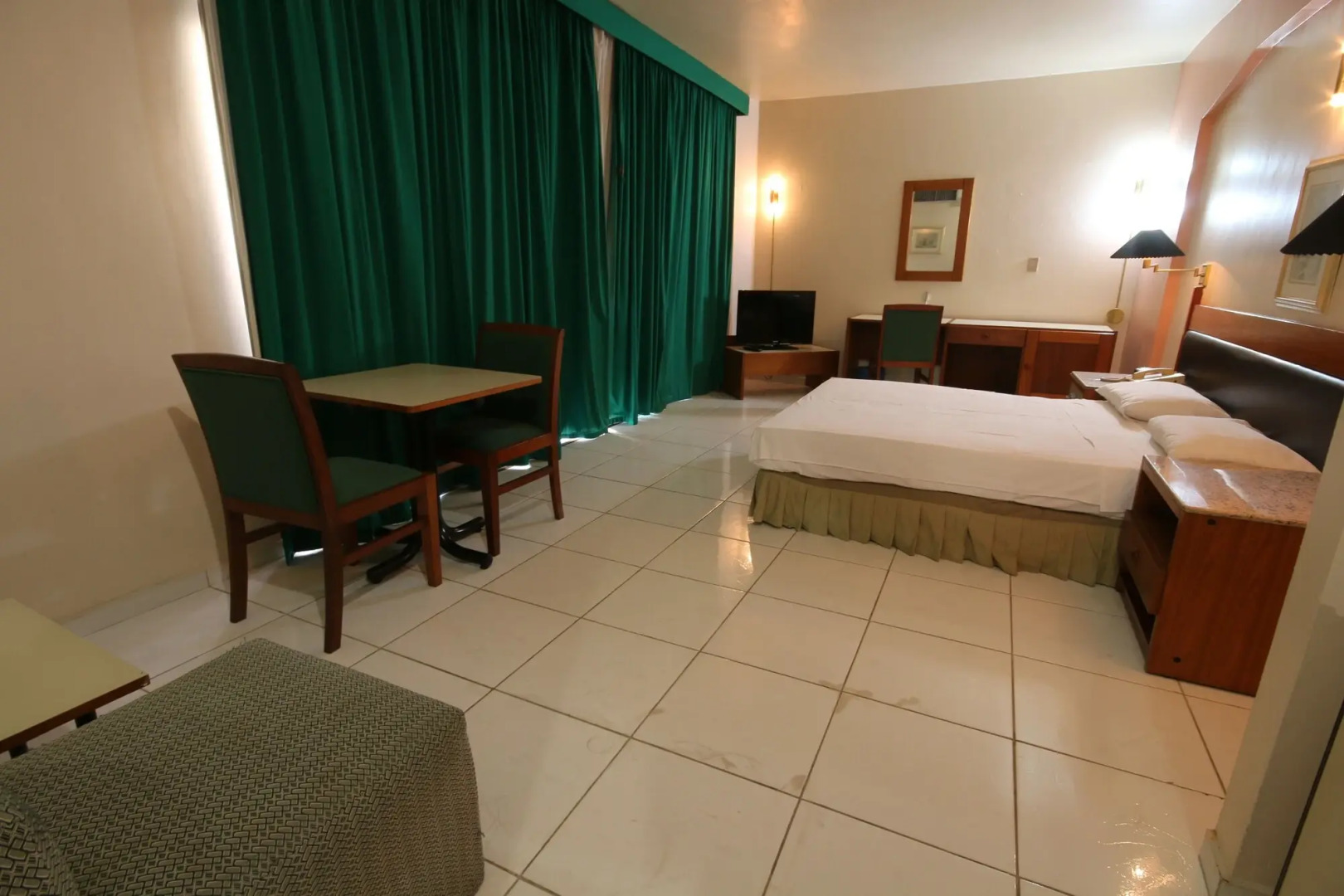 Taj Mahal Continental Hotel