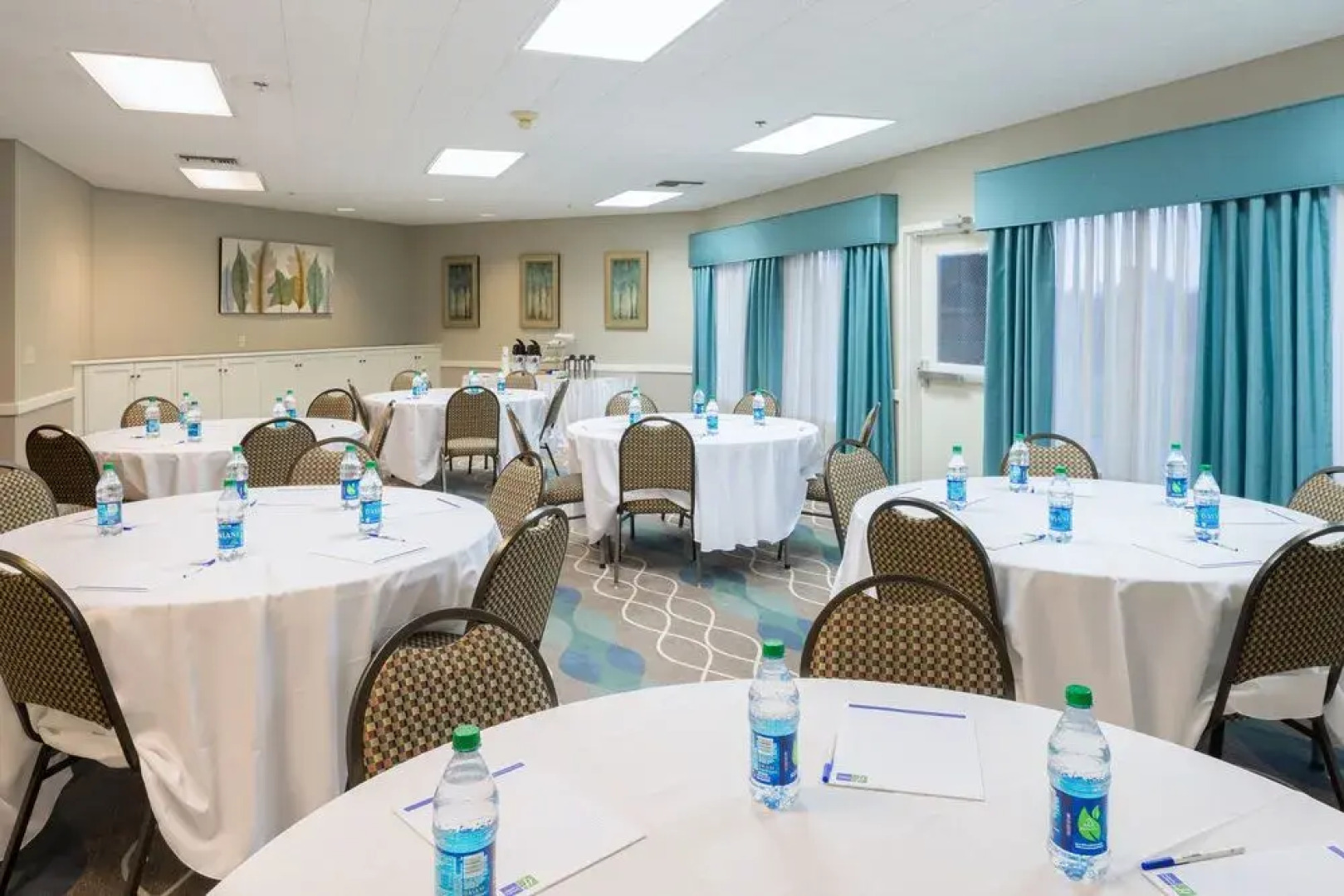 Holiday Inn Express Hotel & Suites Arcata/Eureka-Airport Area