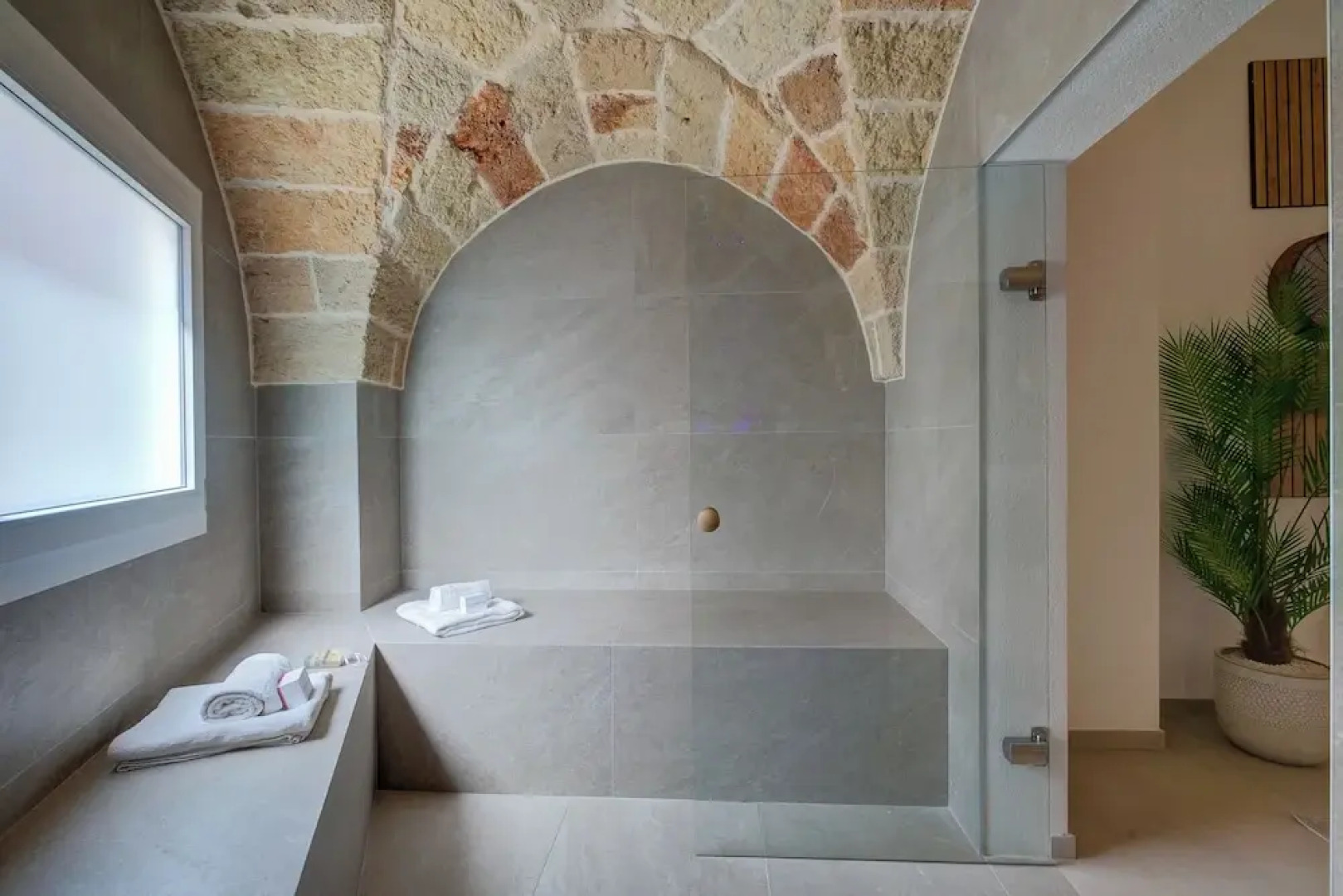 Private Oasi With Spa and Pool