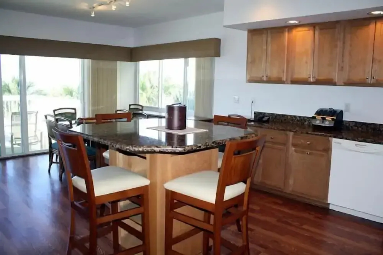 Sea Club V Beach Resort