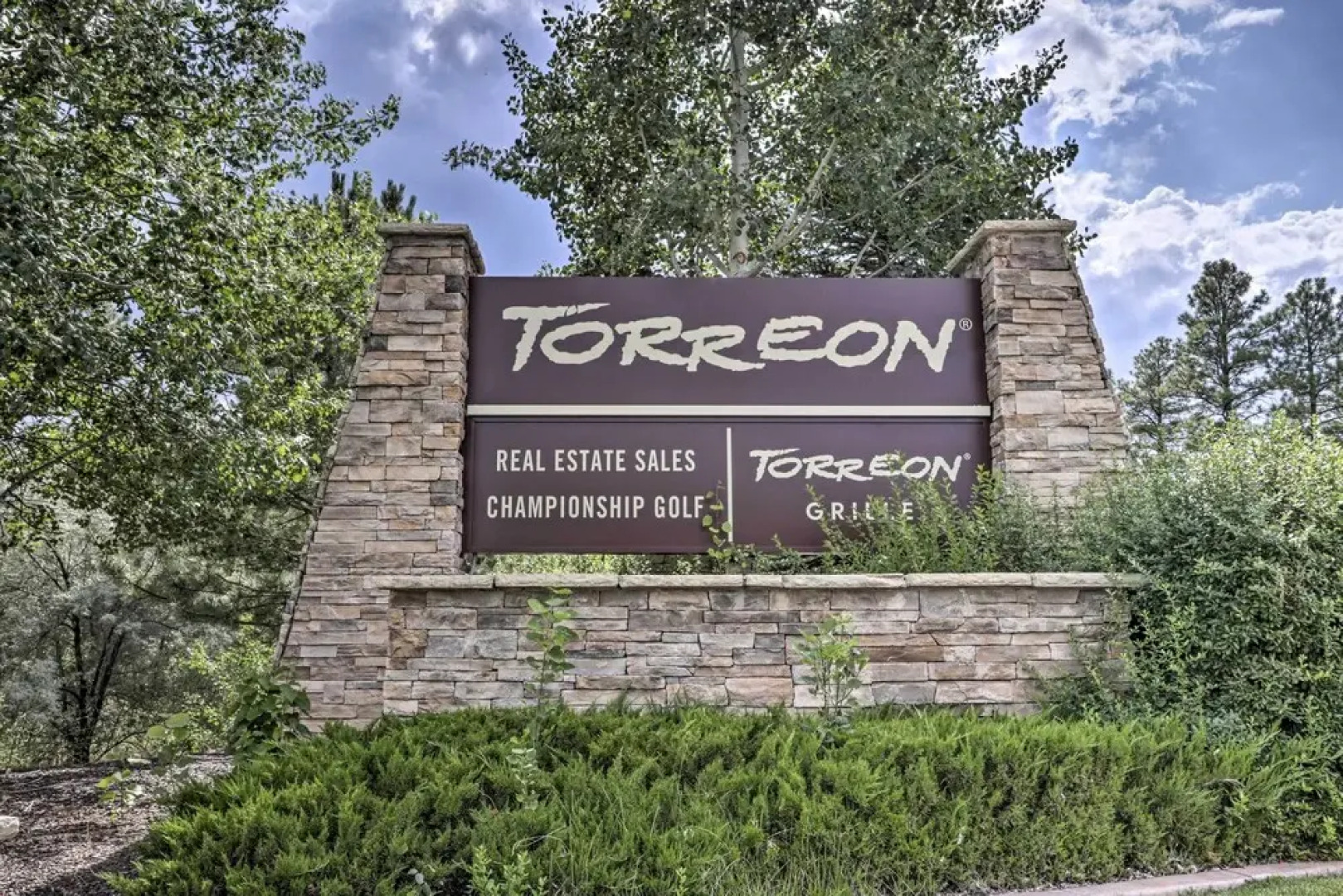 Stylish Show Low House w/ Expansive Deck!