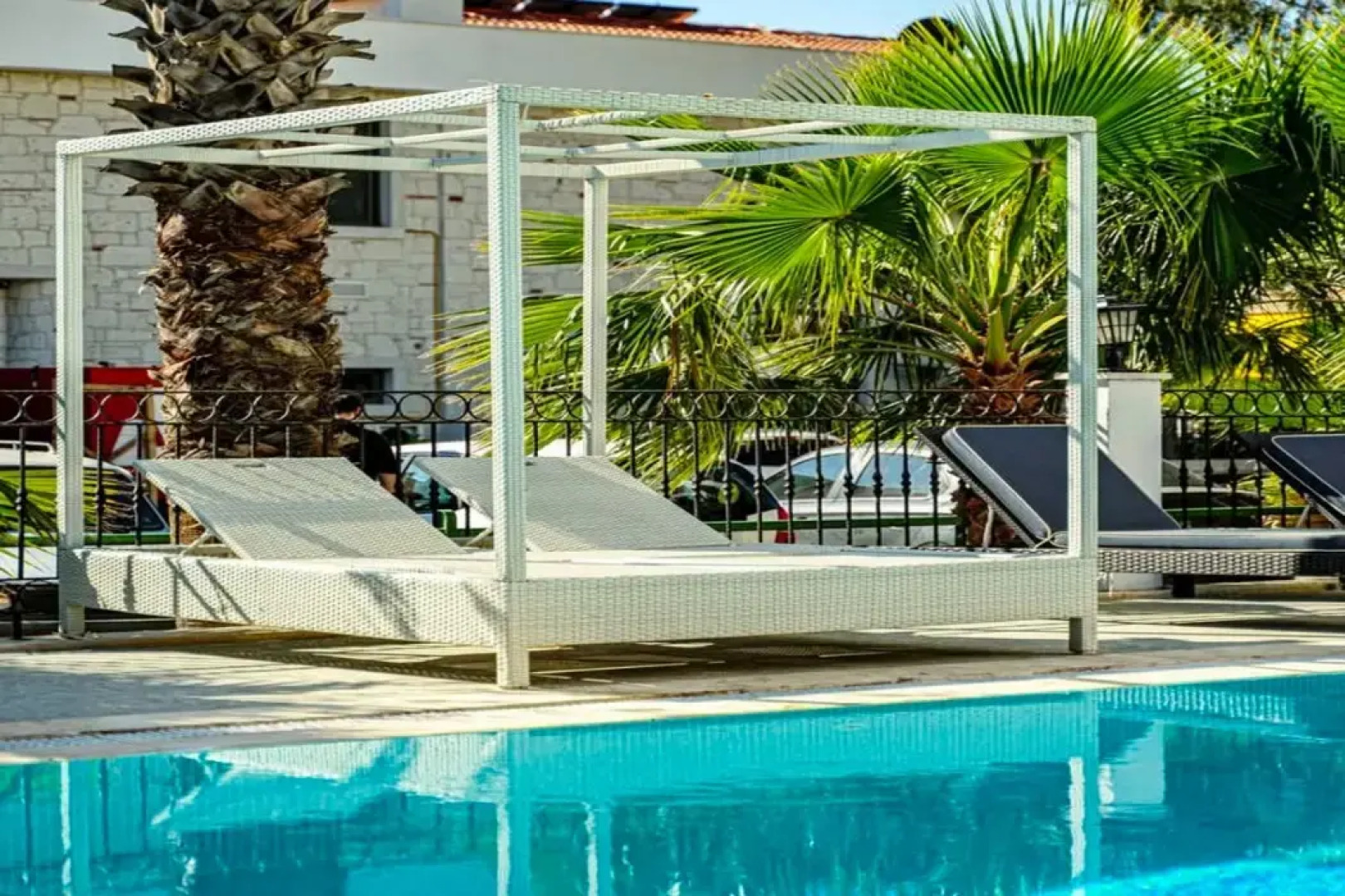 Aurasia SeaSide Hotel