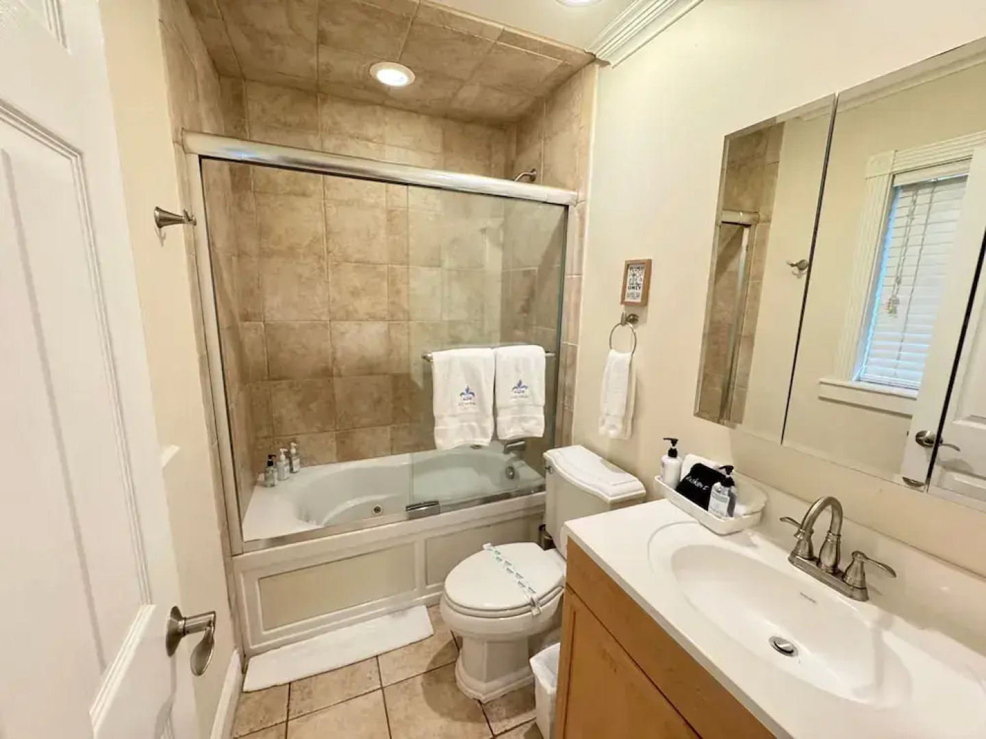 Vidal Manor 4BR Oasis w Pool Cabana- Wilton Dr