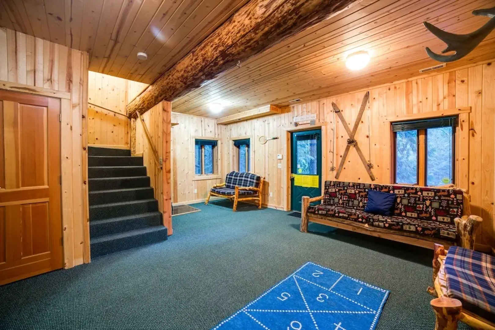 Mt. Baker Lodging Cabin 47 – Hot Tub, BBQ, Sleeps 10! by MBL
