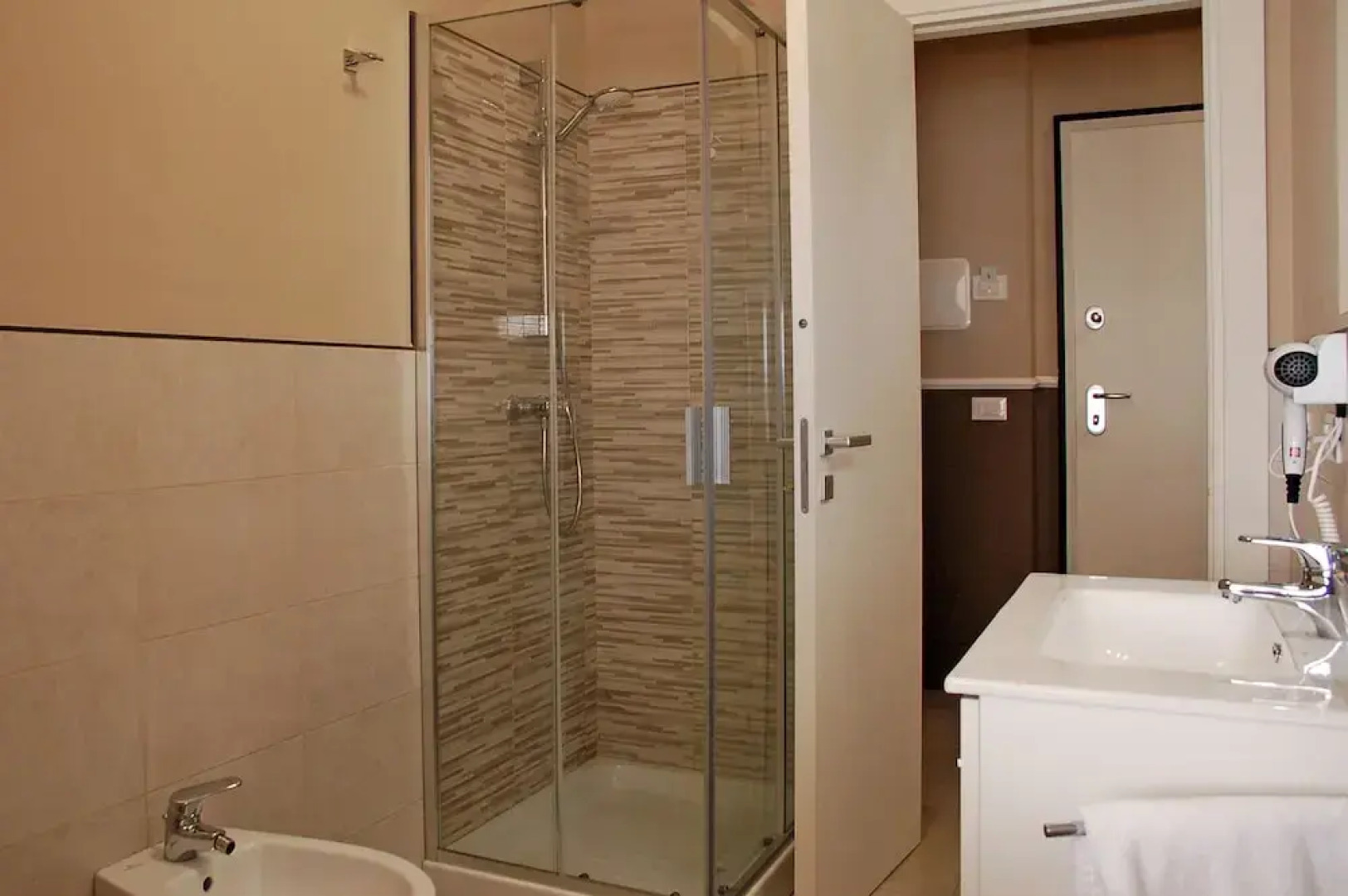 Marconi Seaside Residence Pool Wifi