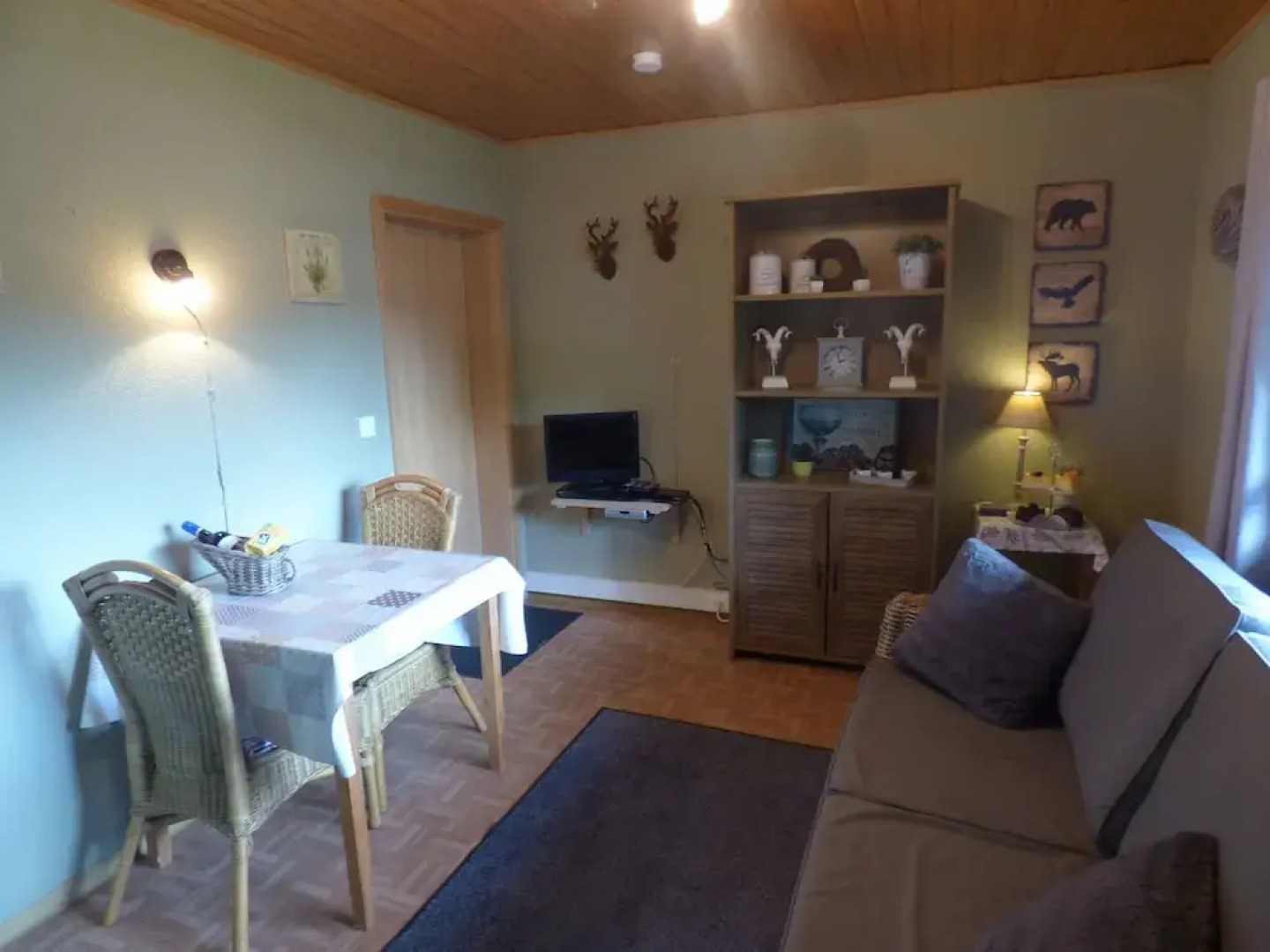 Serene Chalet in Honningen Eifel with garden in the lap of nature