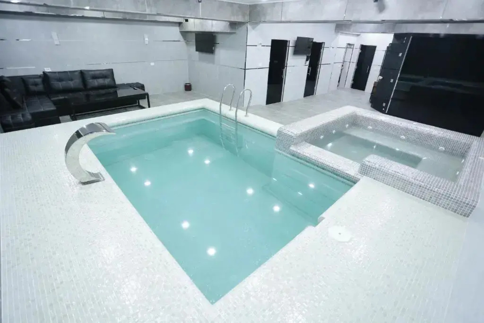 Regal Hotel by Grand