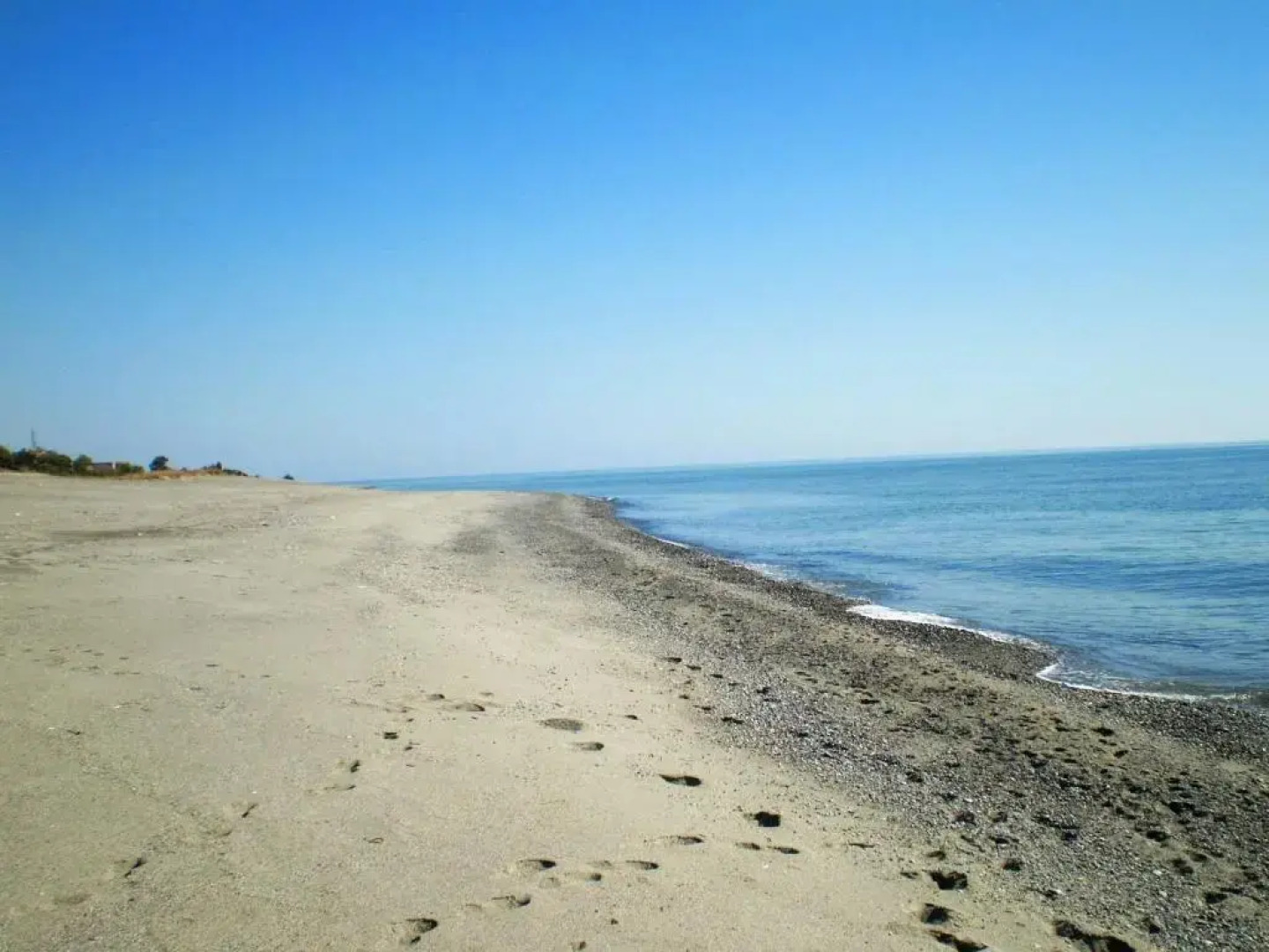 Apartment with 2 bedrooms in Brancaleone Marina with wonderful sea view and enclosed garden 200 m from the beach