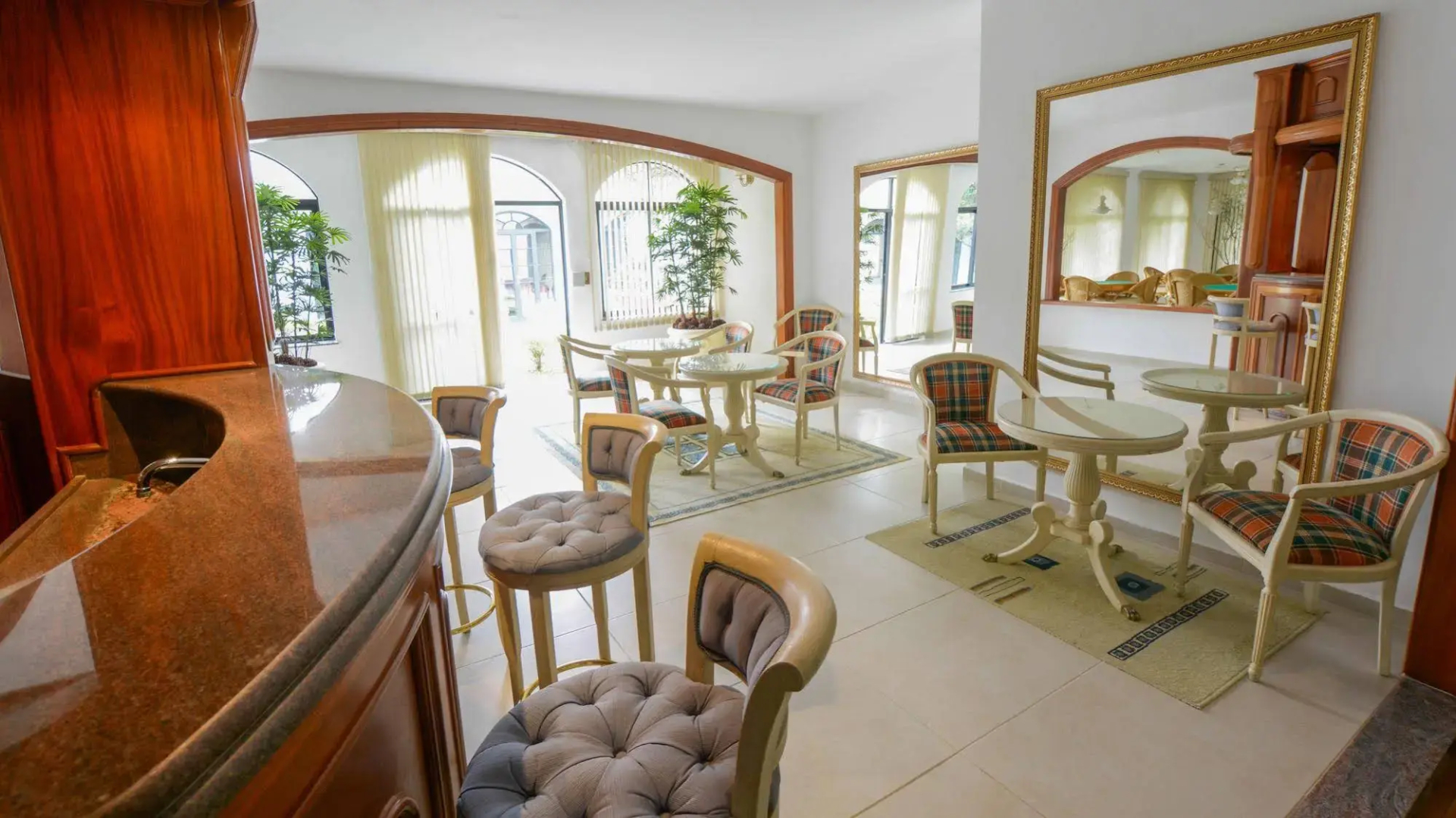 Biazi Paradise Hotel