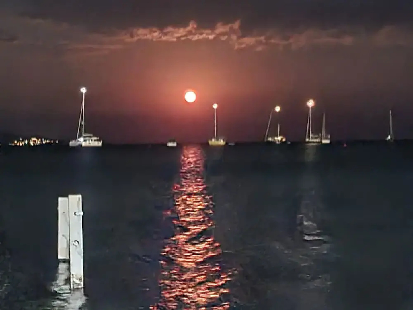 4 Bedroom Villa With Garden 3 min Walk From Beach!