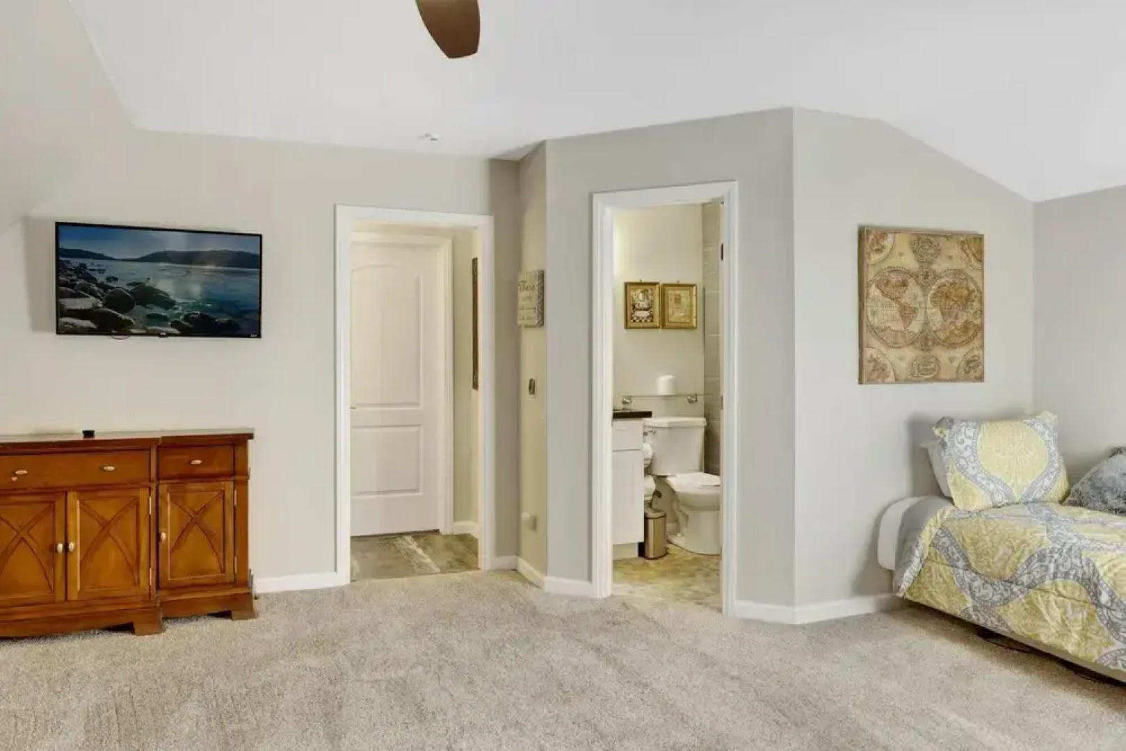 2085- Beary Peaceful Retreat 3 Bedroom Home by Redawning