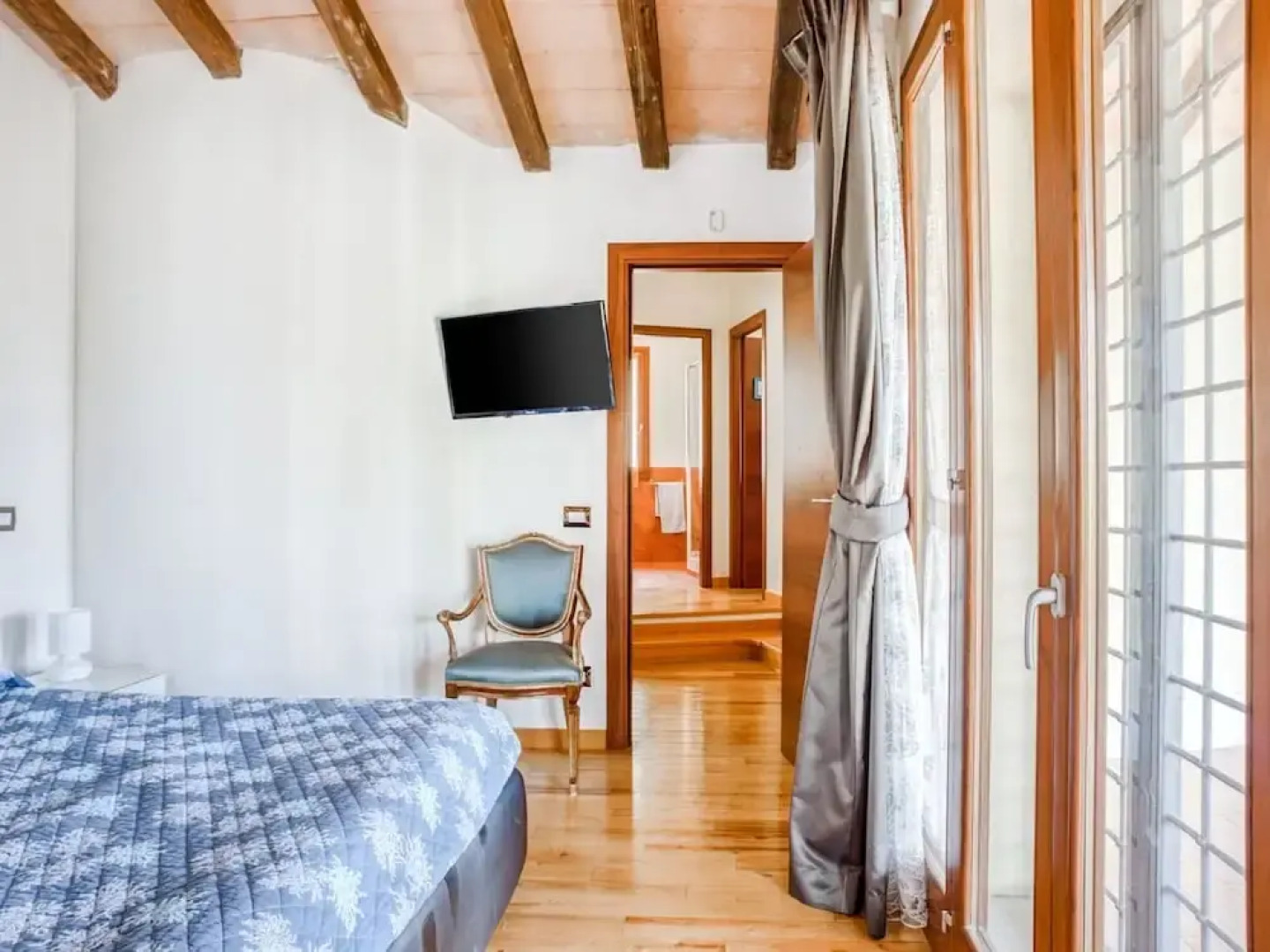 Your Roman Base: Garden Villa